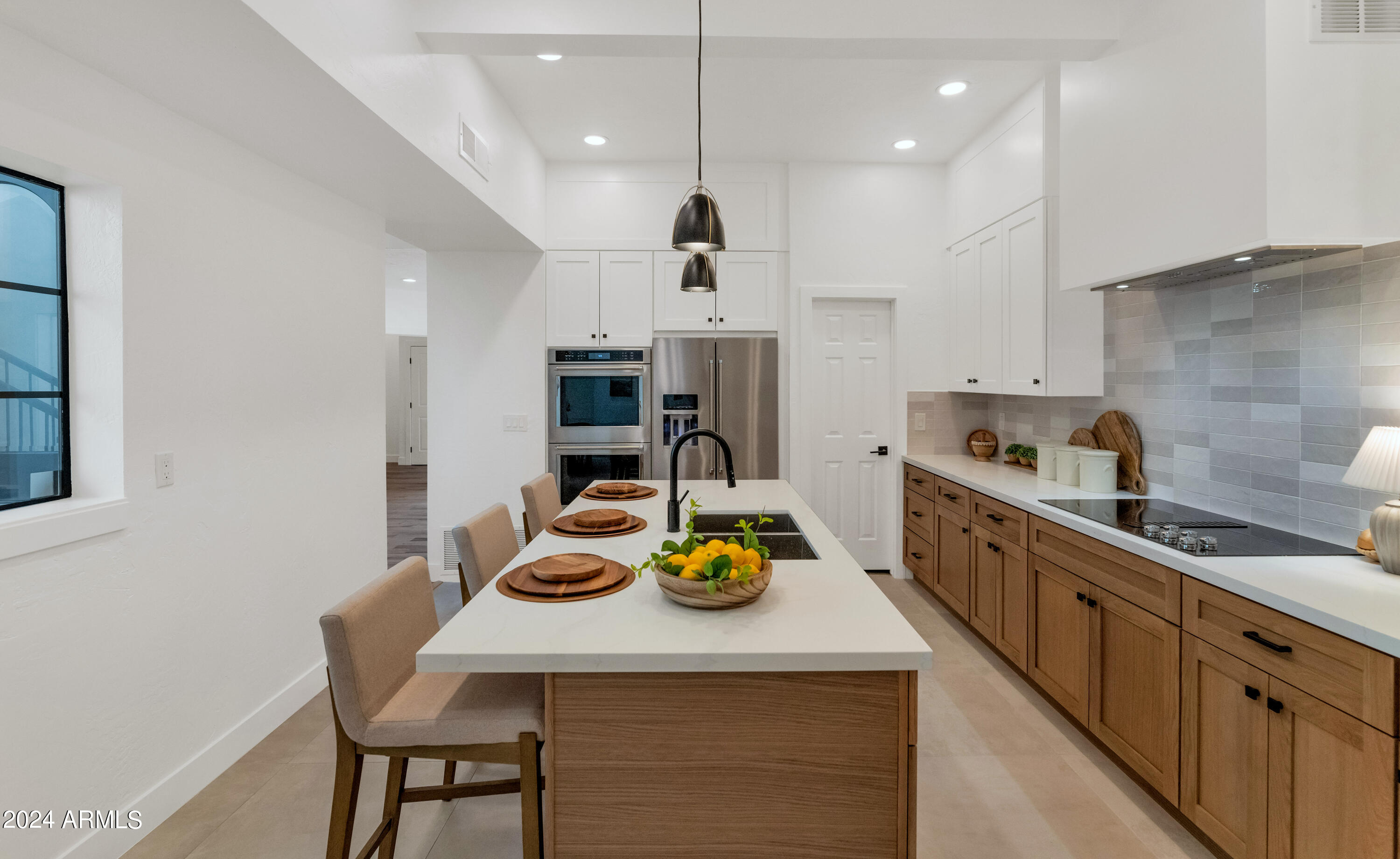 4547 N 52nd Place