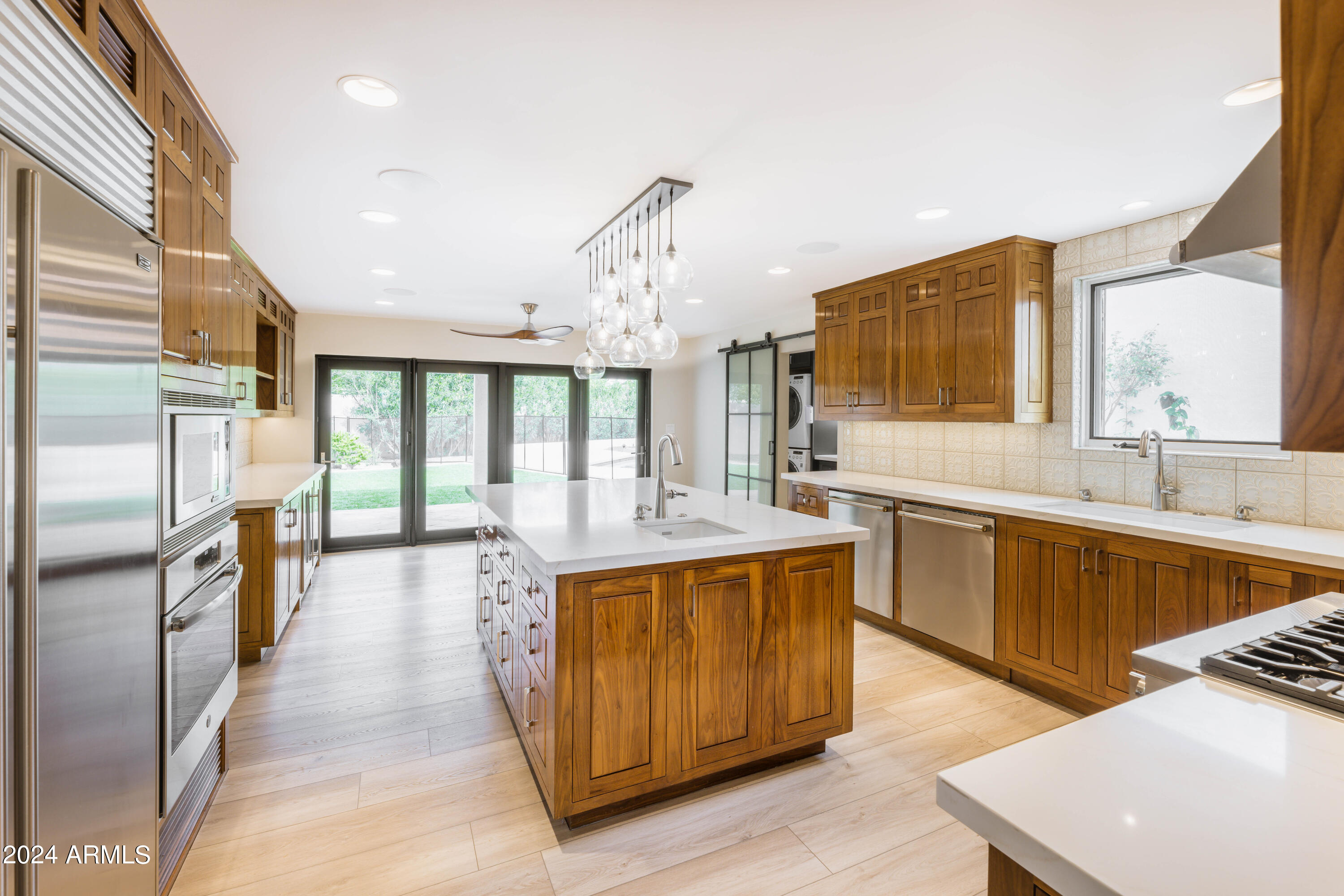 6040 N 22ND Place