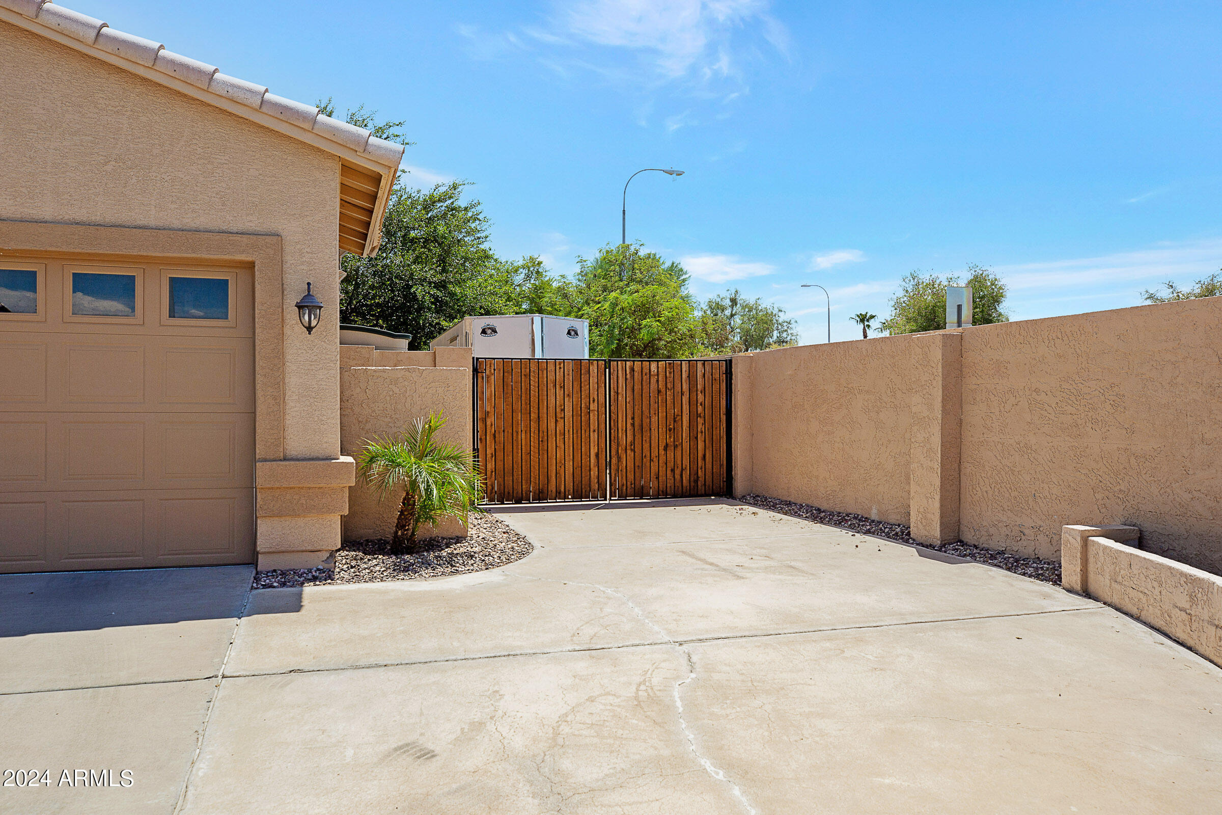 2001 E Palm Beach Drive