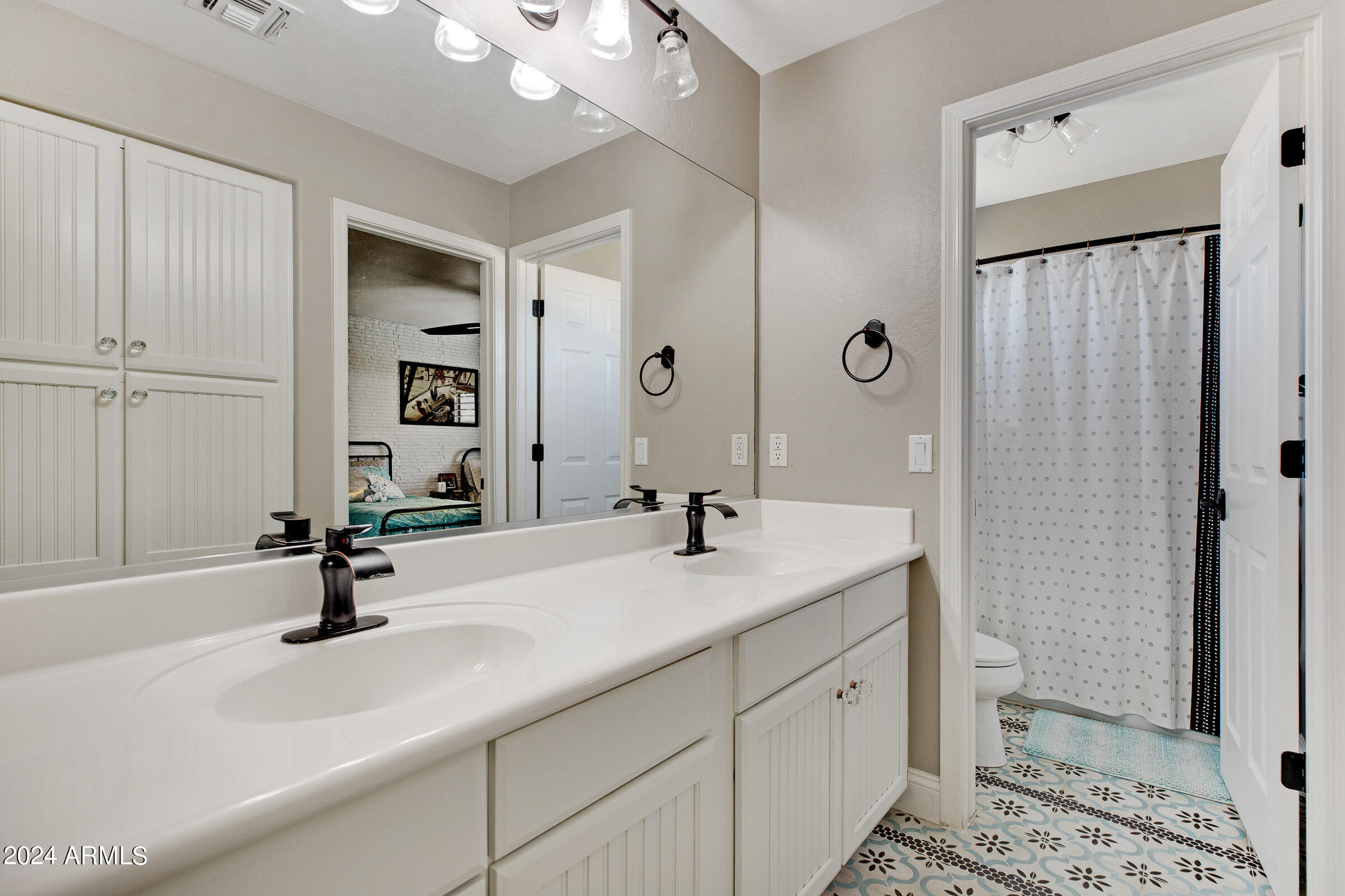 2001 E Palm Beach Drive