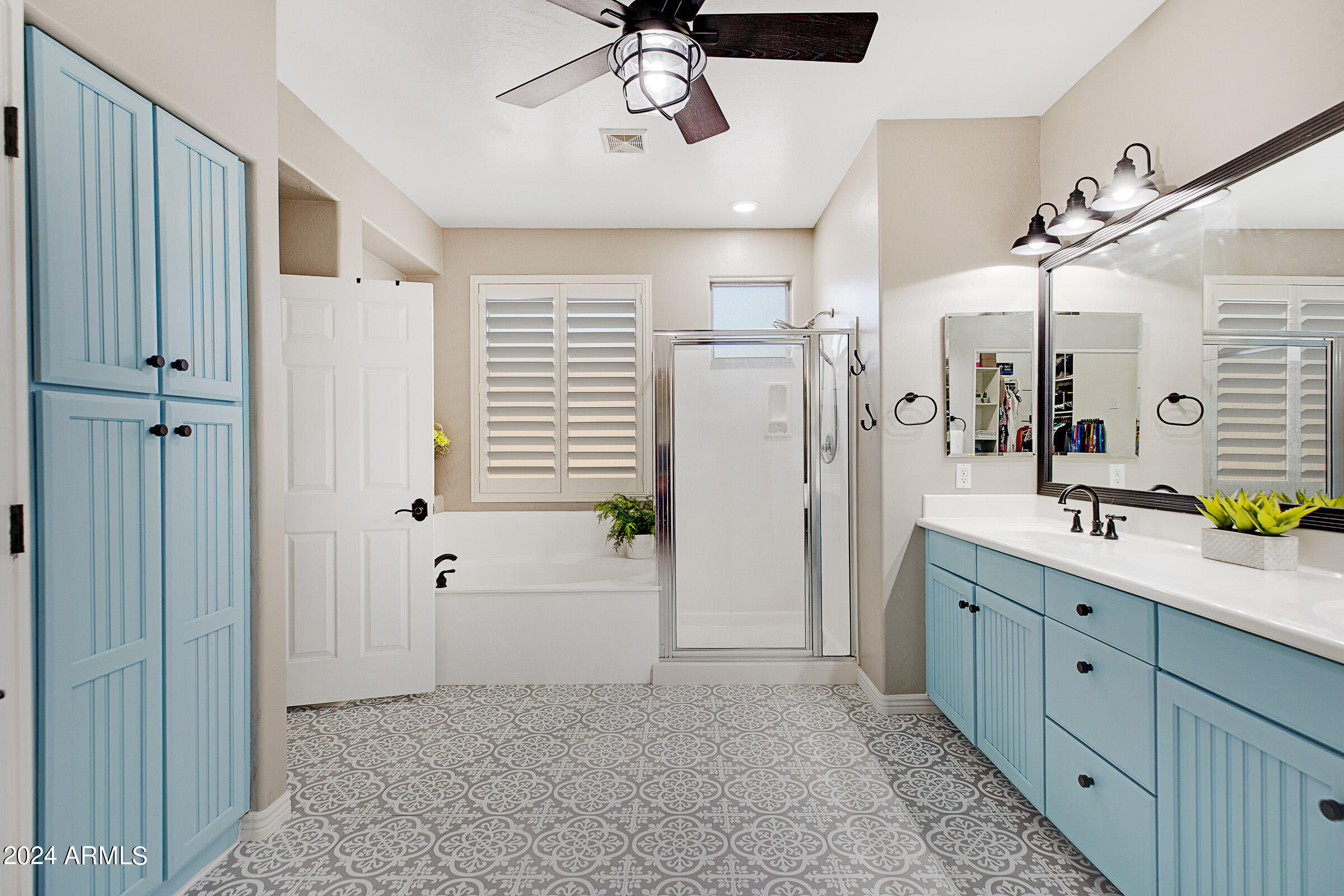 2001 E Palm Beach Drive