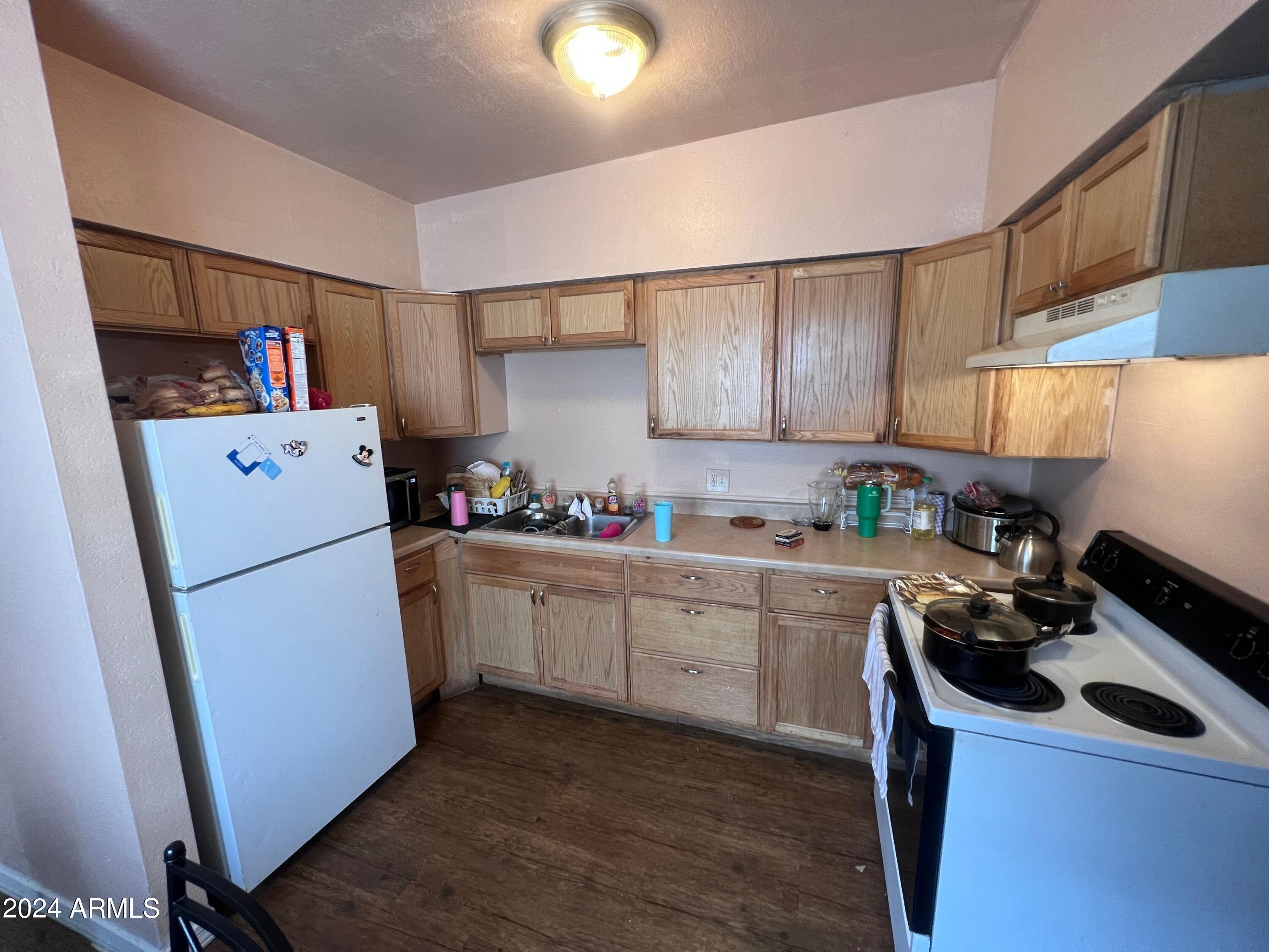 2825 E MONTE CRISTO Avenue