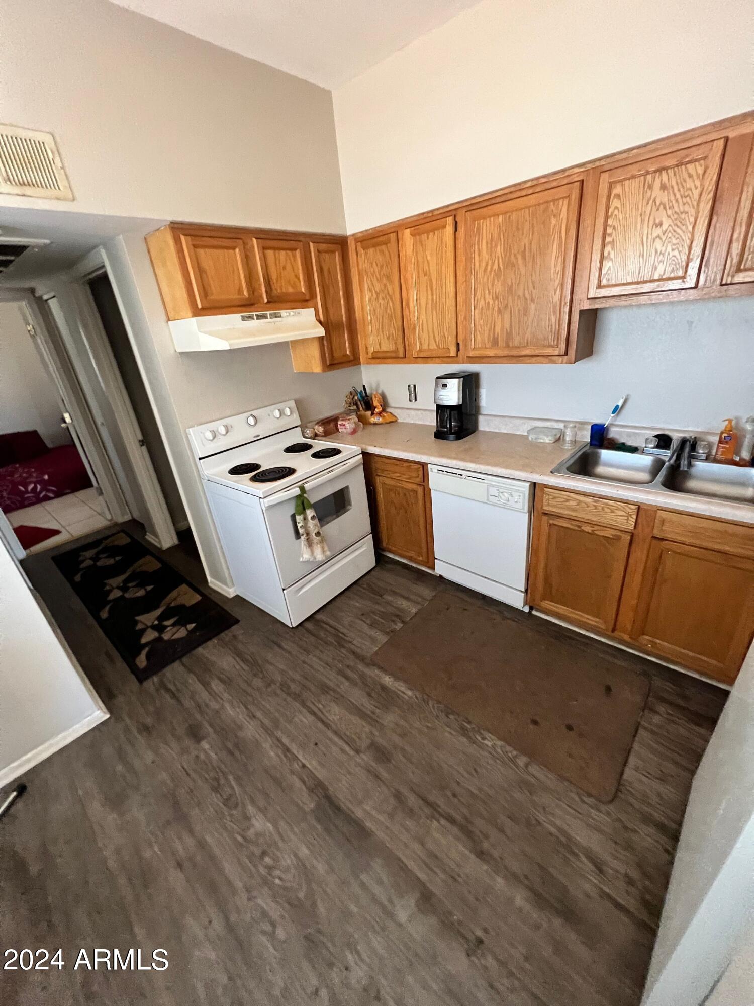 2825 E MONTE CRISTO Avenue