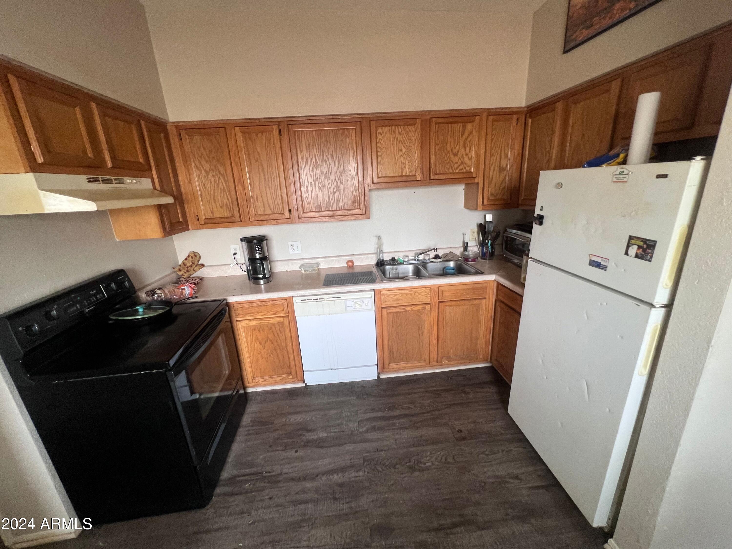 2825 E MONTE CRISTO Avenue