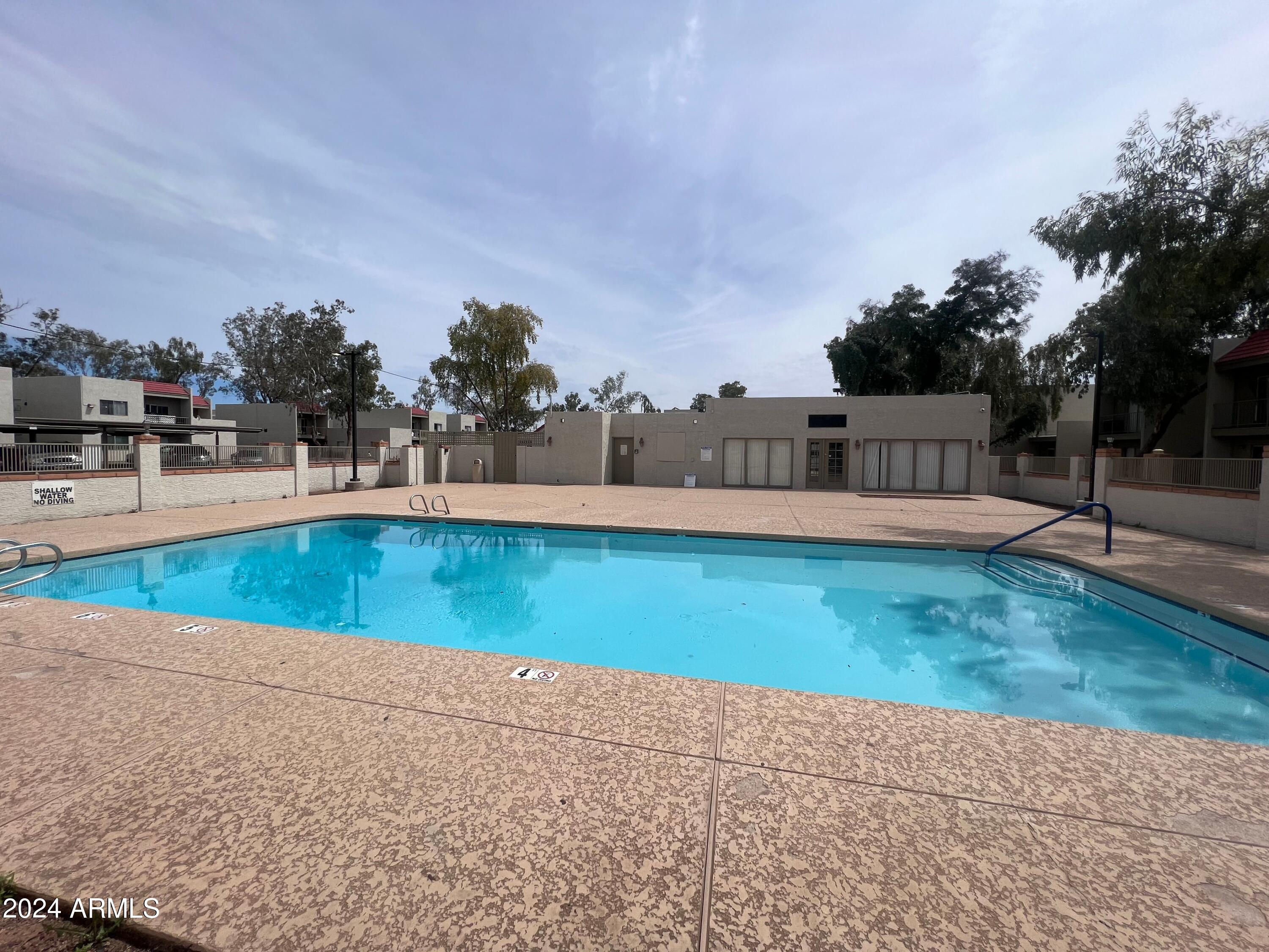 2825 E MONTE CRISTO Avenue