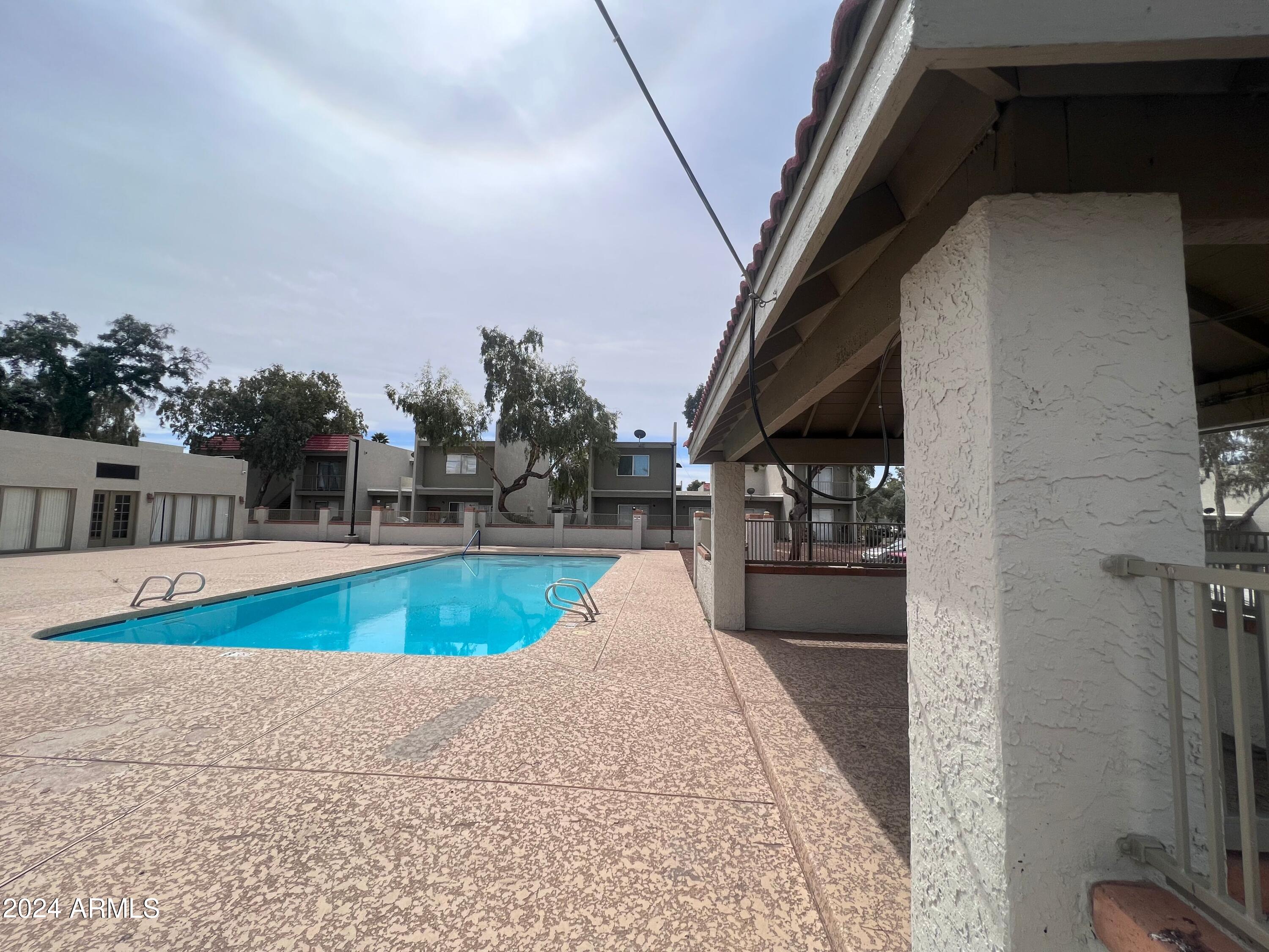 2825 E MONTE CRISTO Avenue