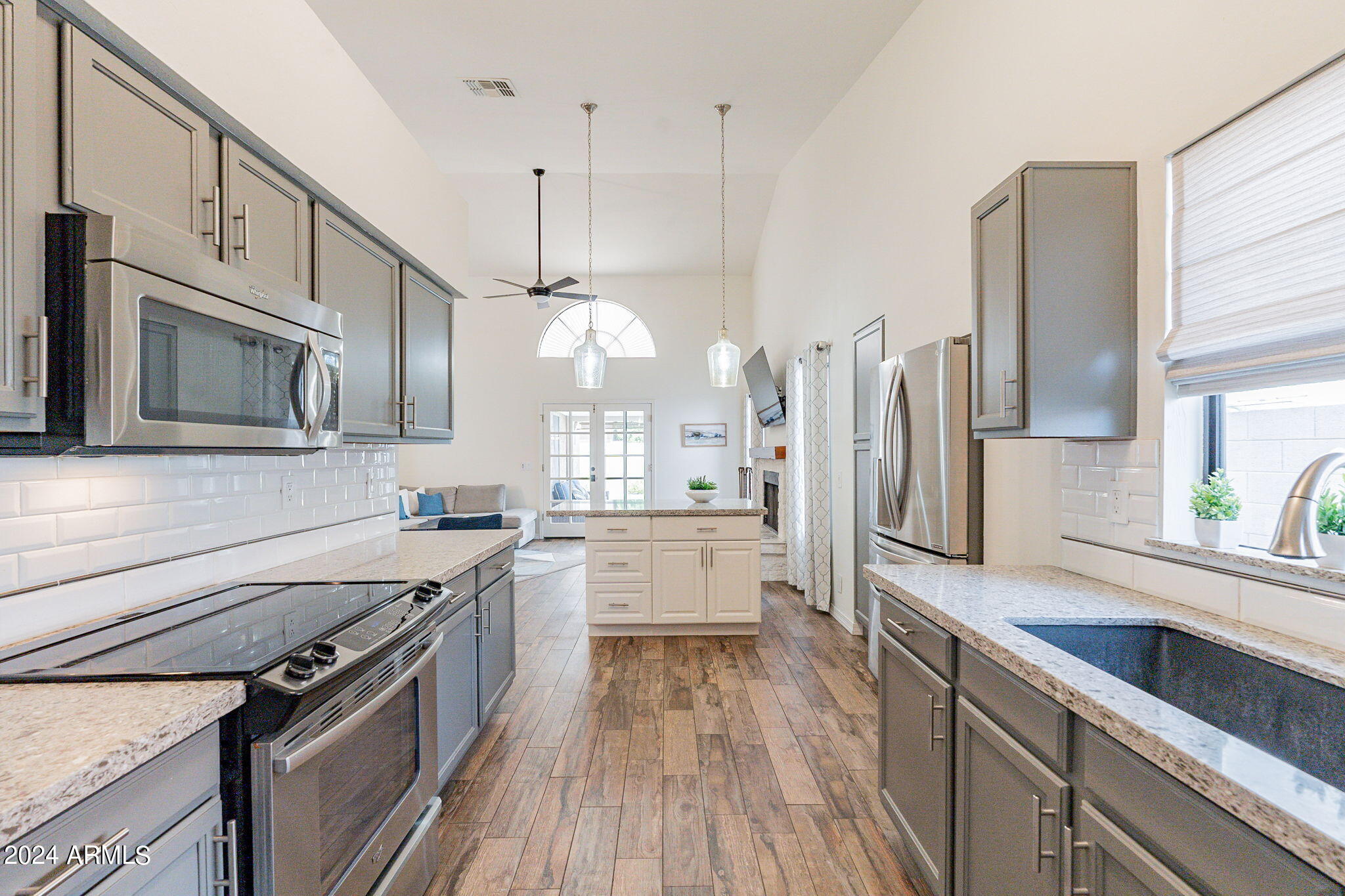 1761 W IVANHOE Street