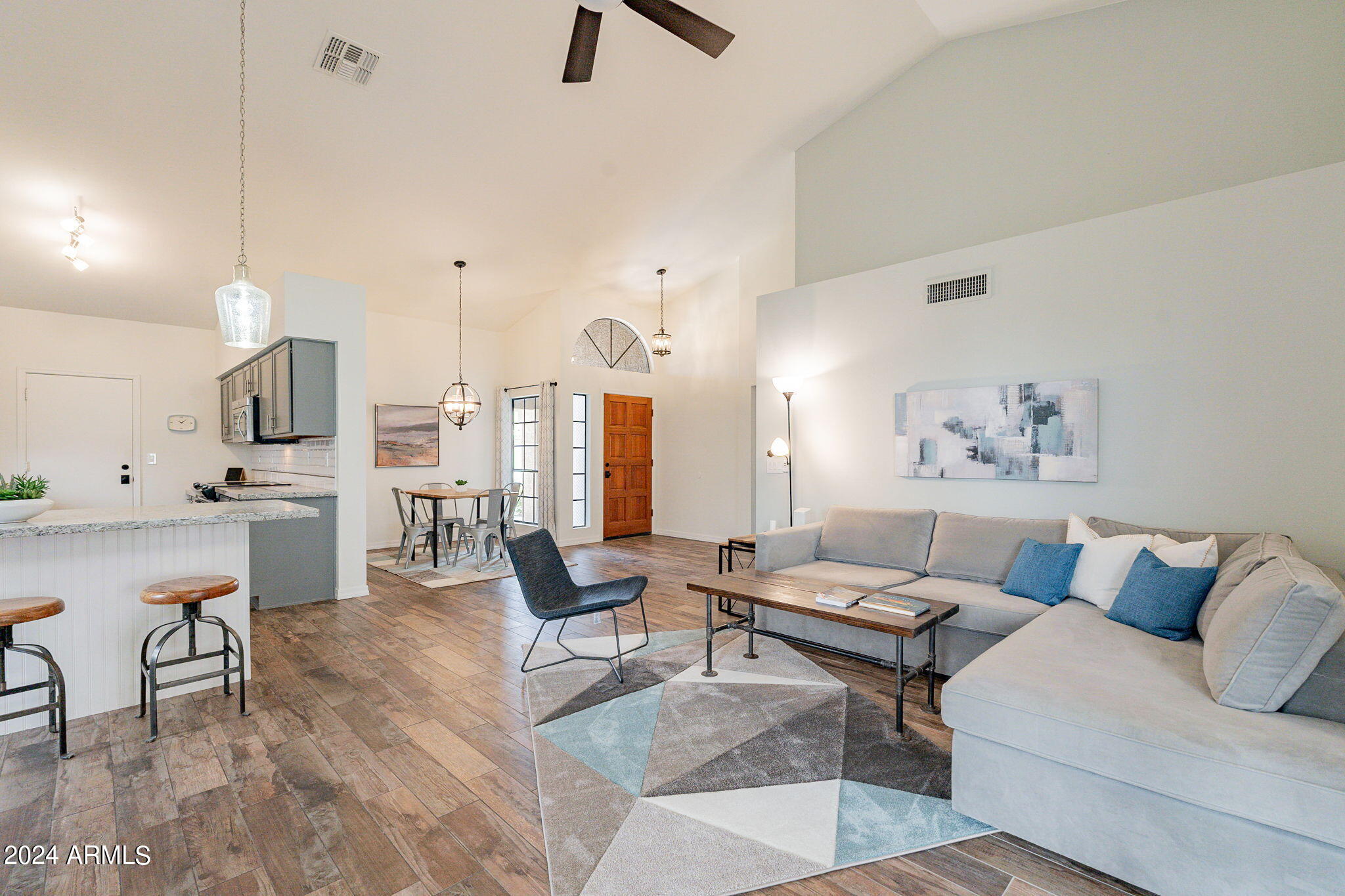 1761 W IVANHOE Street