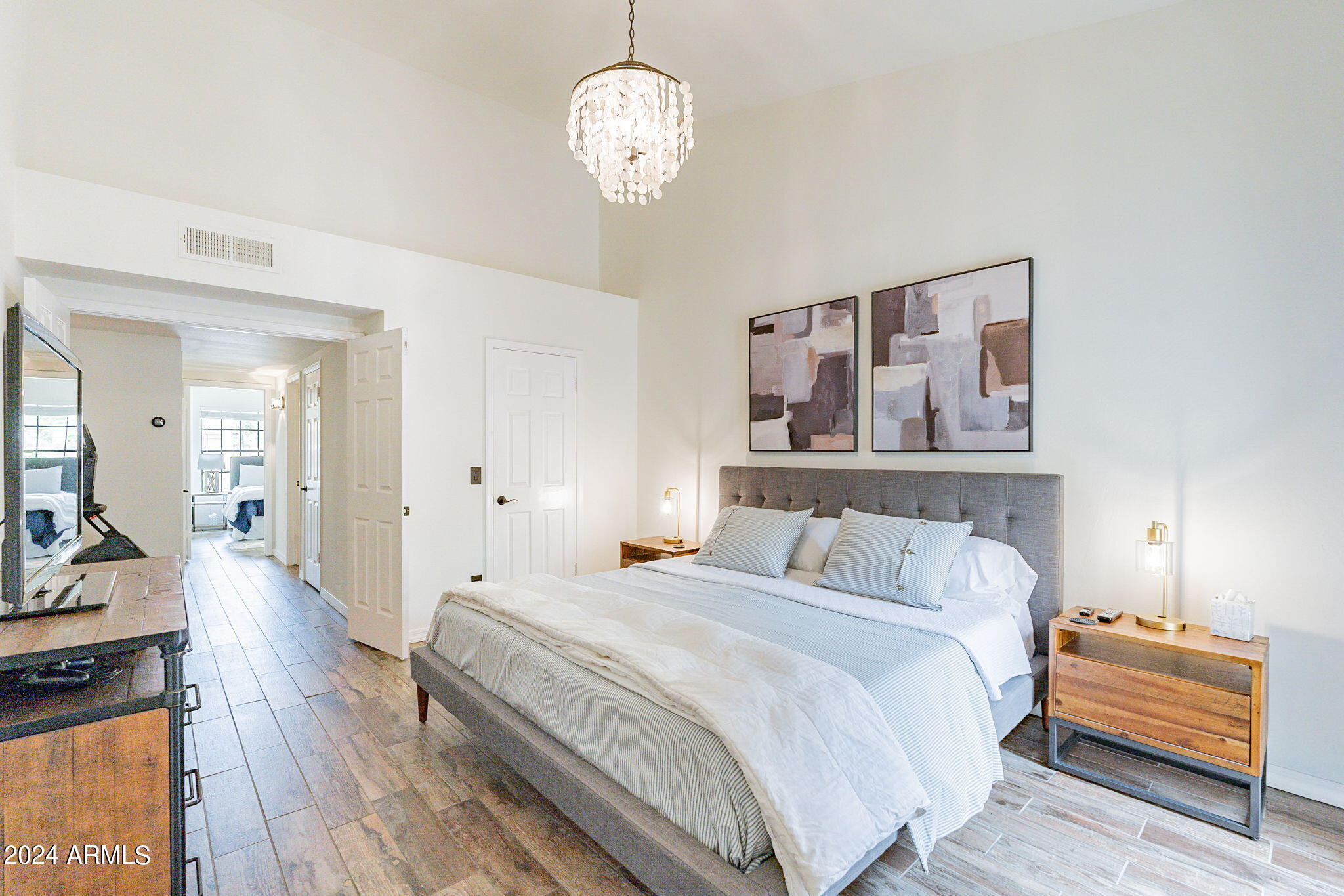 1761 W IVANHOE Street