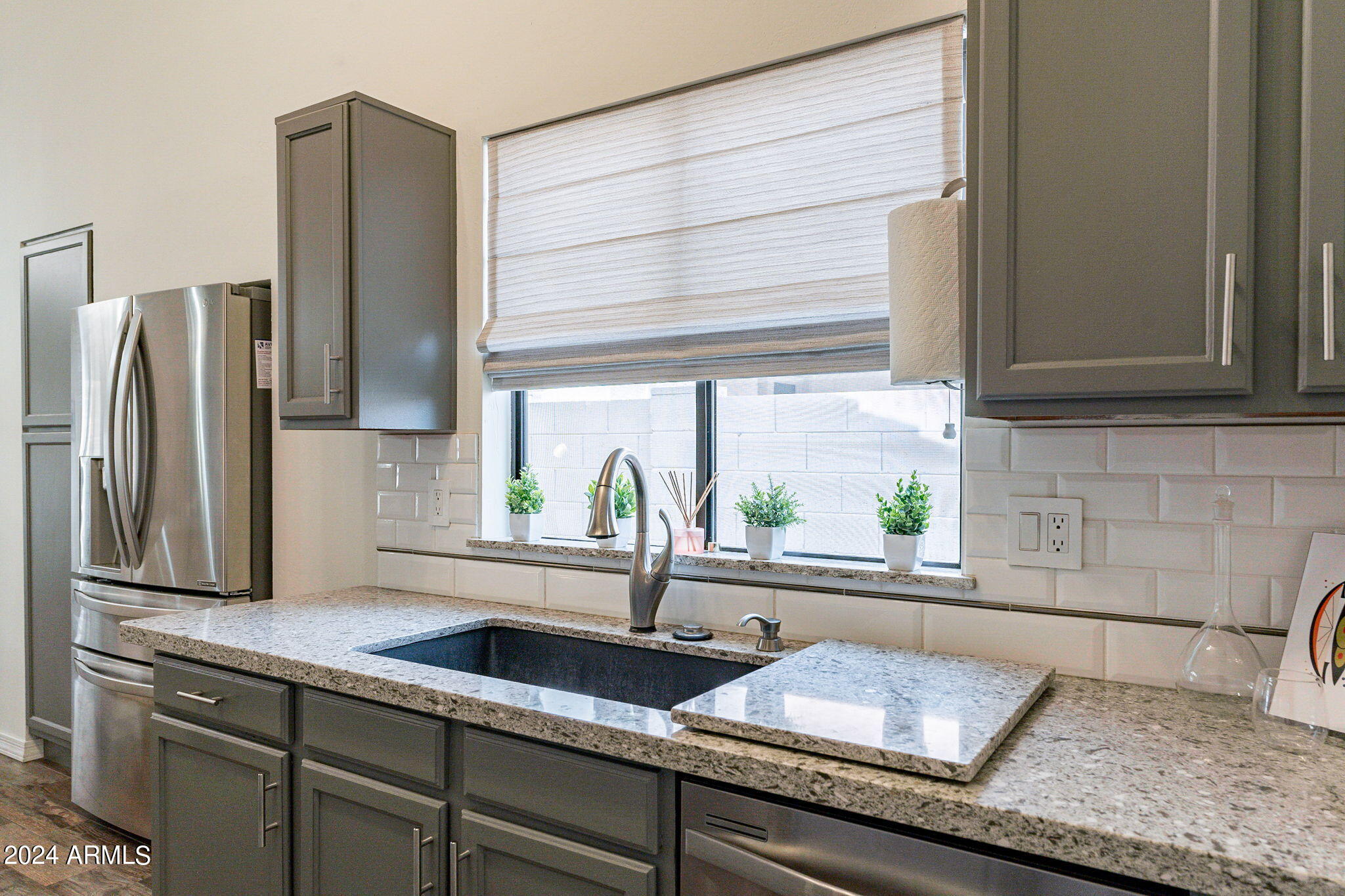 1761 W IVANHOE Street