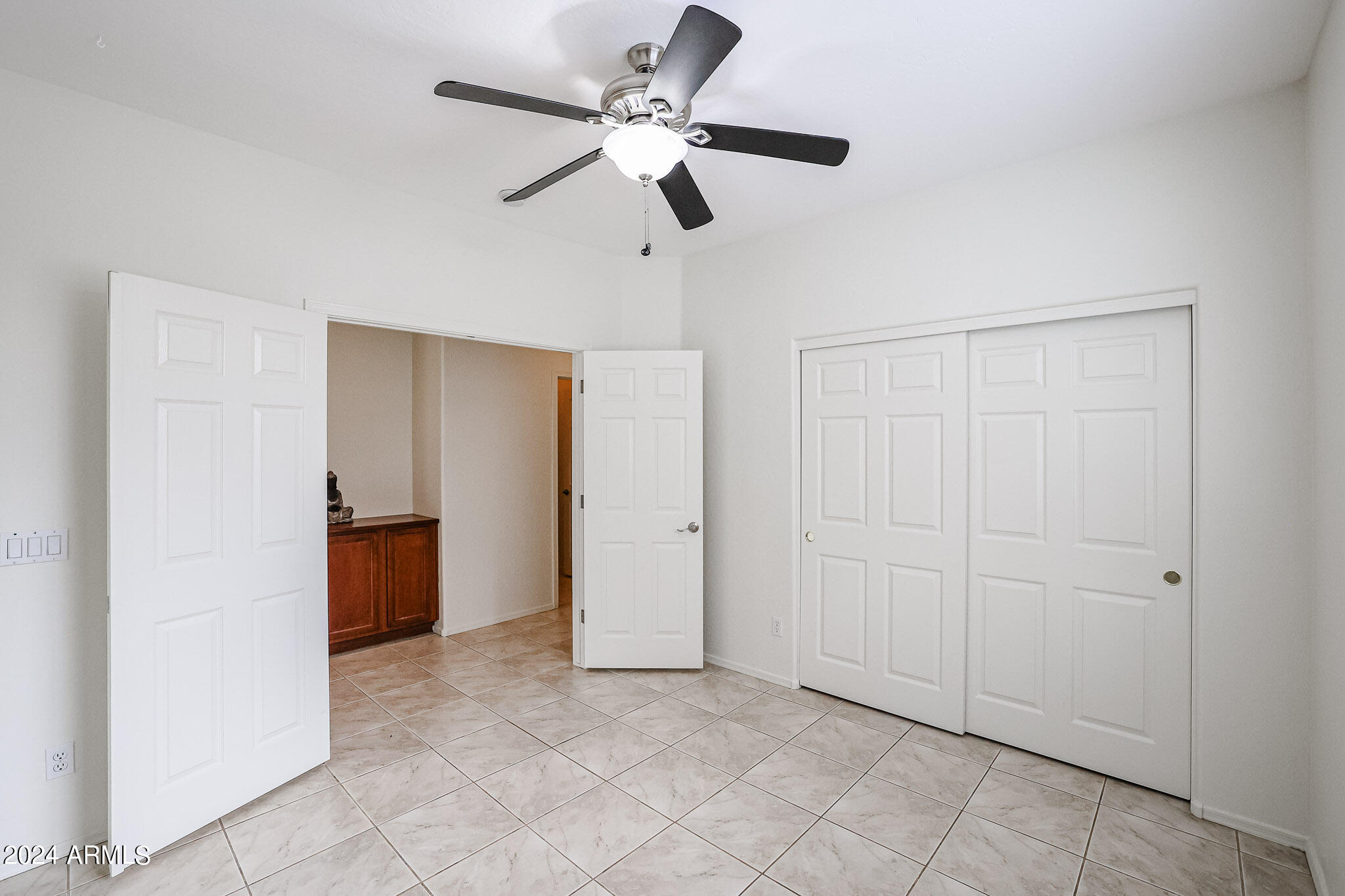 1825 E BEAUTIFUL Lane