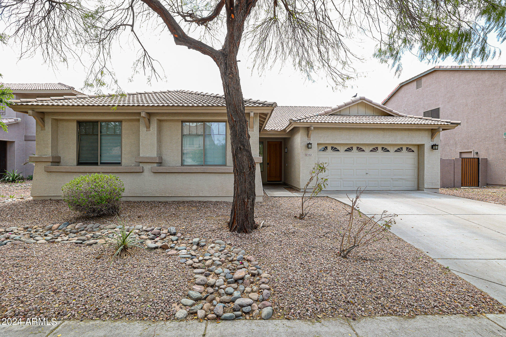1825 E BEAUTIFUL Lane