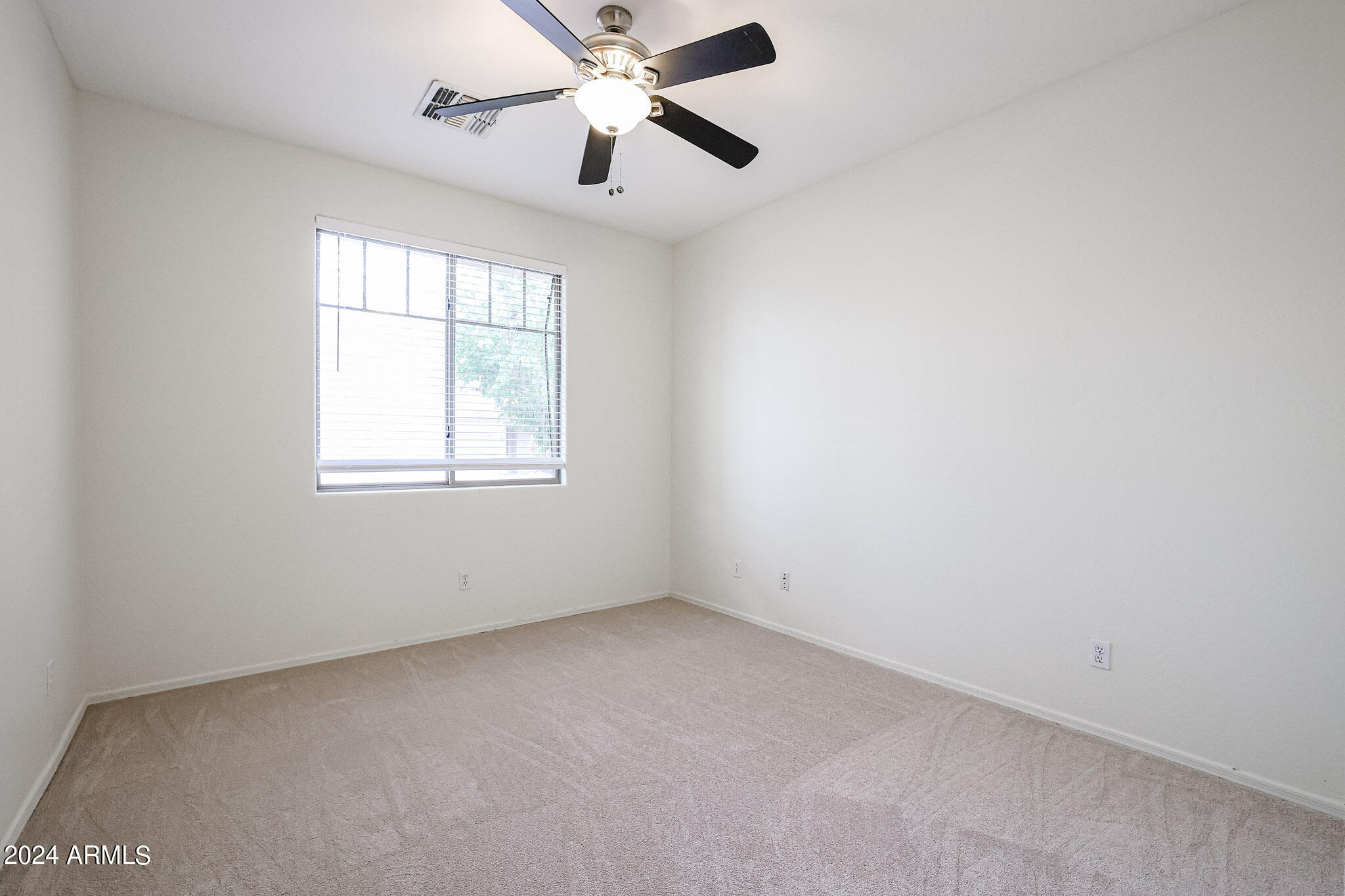 1825 E BEAUTIFUL Lane