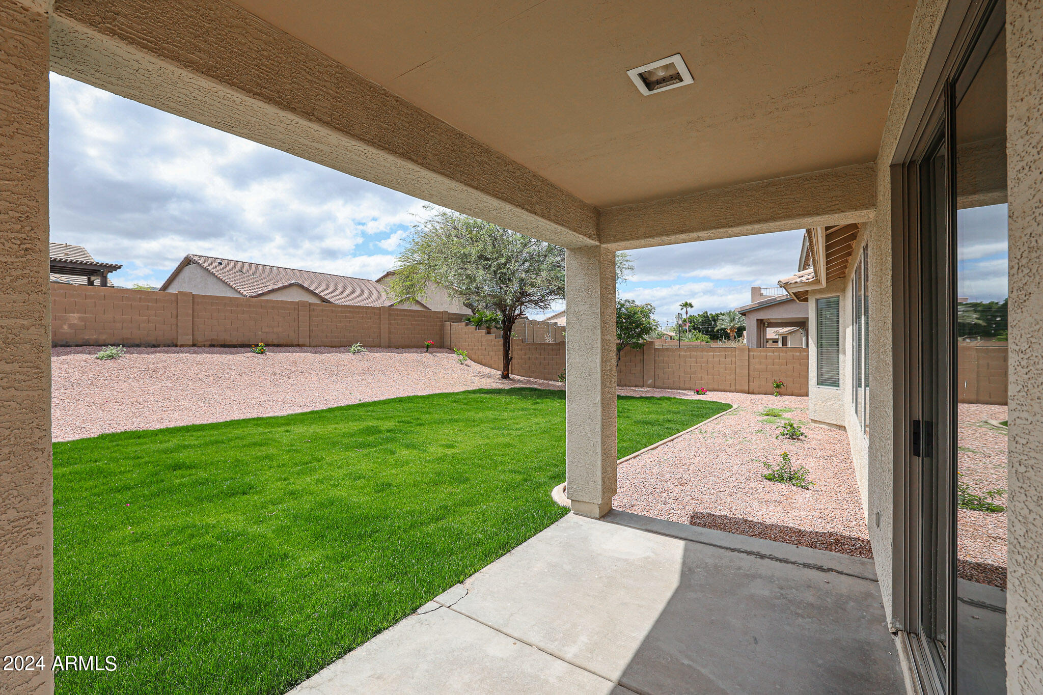 1825 E BEAUTIFUL Lane