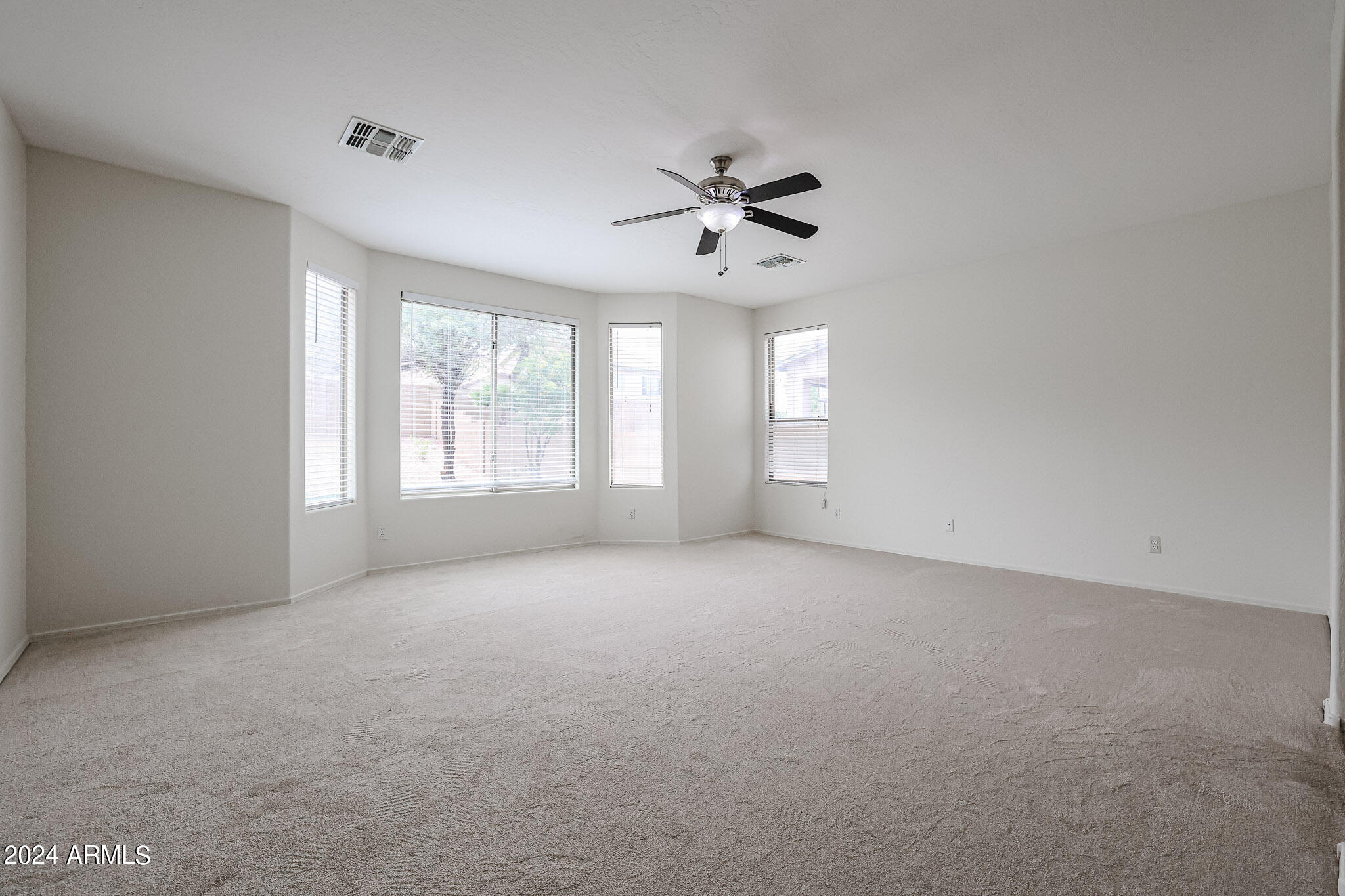 1825 E BEAUTIFUL Lane