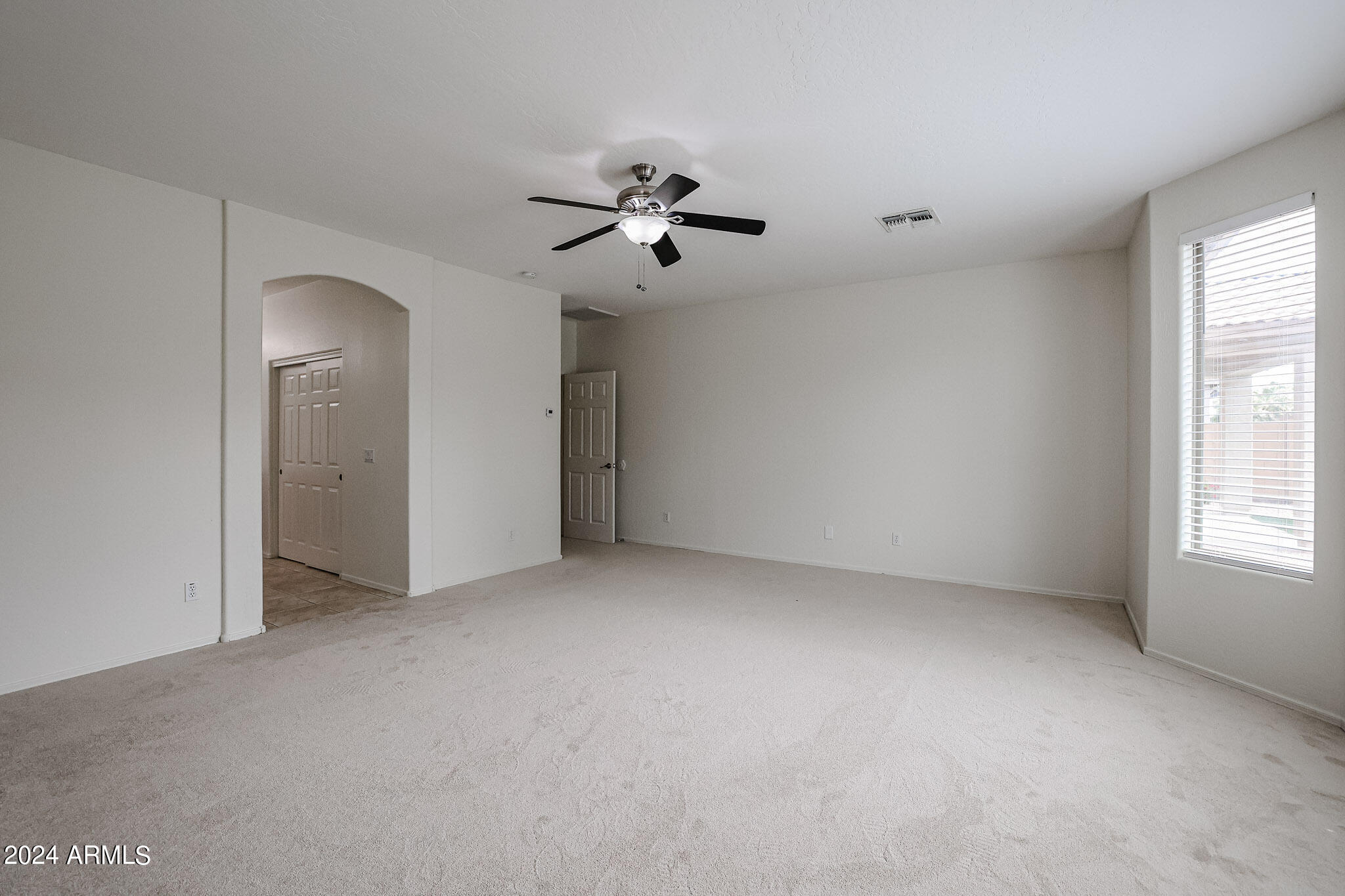 1825 E BEAUTIFUL Lane