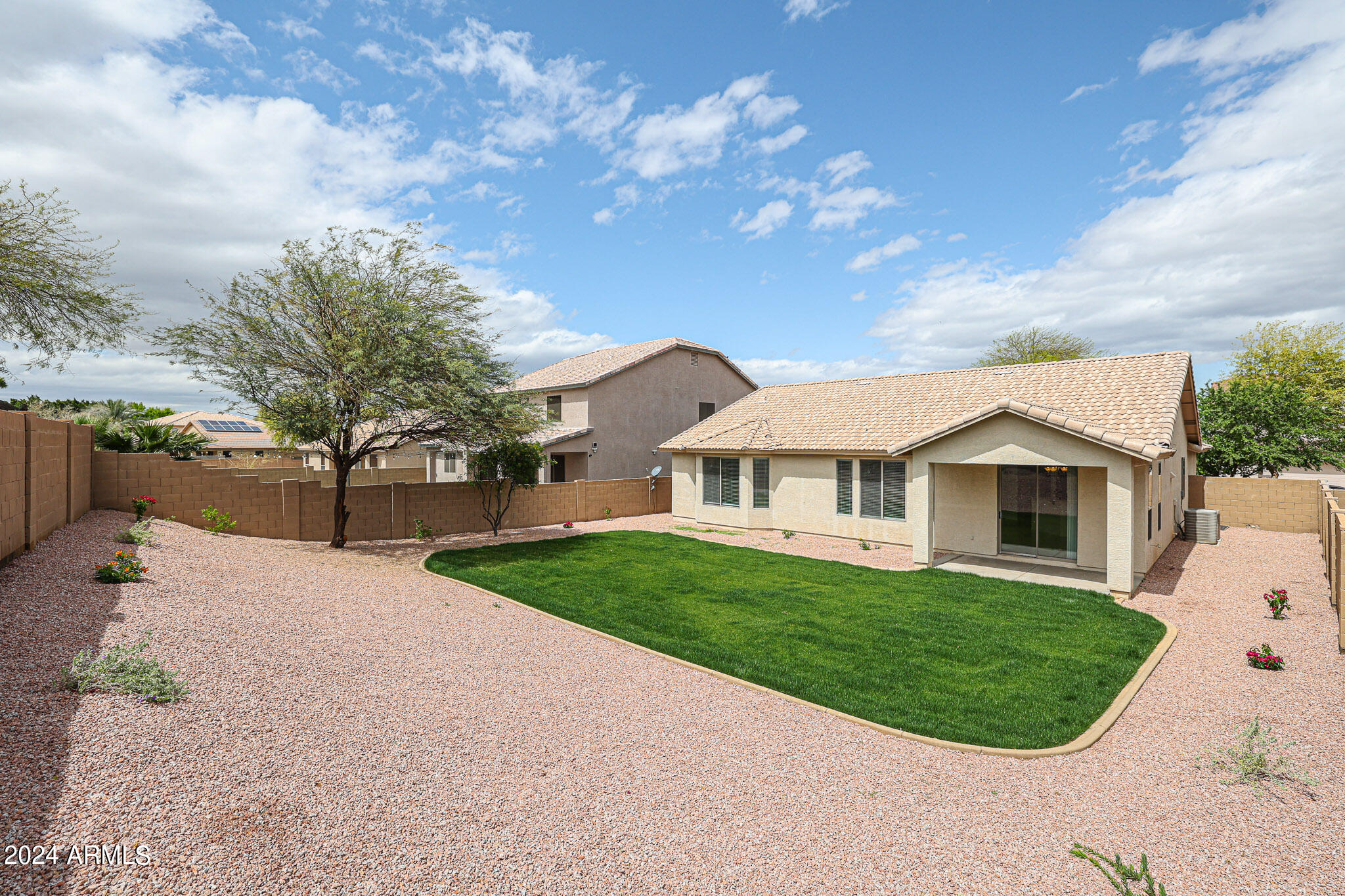 1825 E BEAUTIFUL Lane