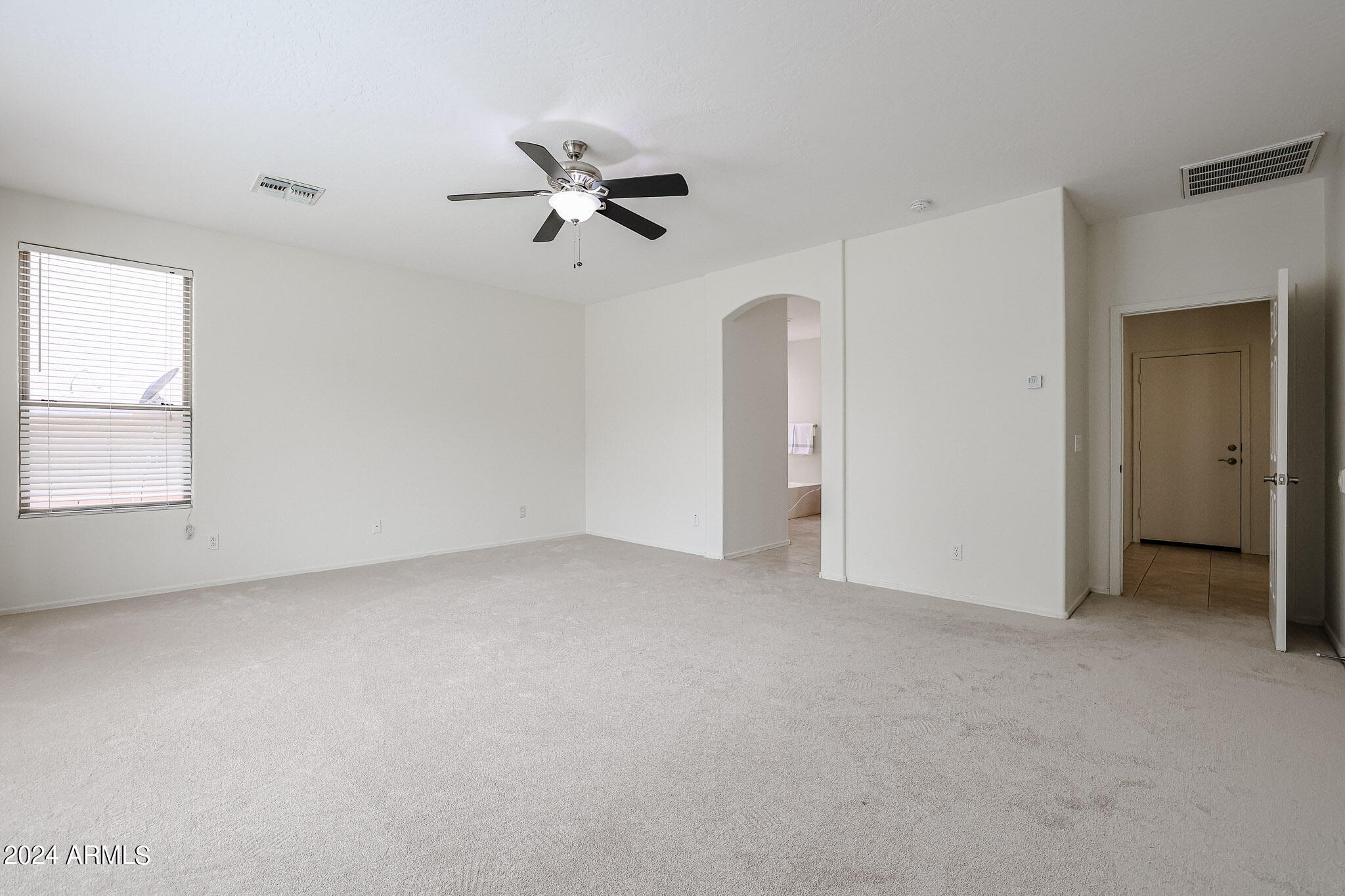 1825 E BEAUTIFUL Lane