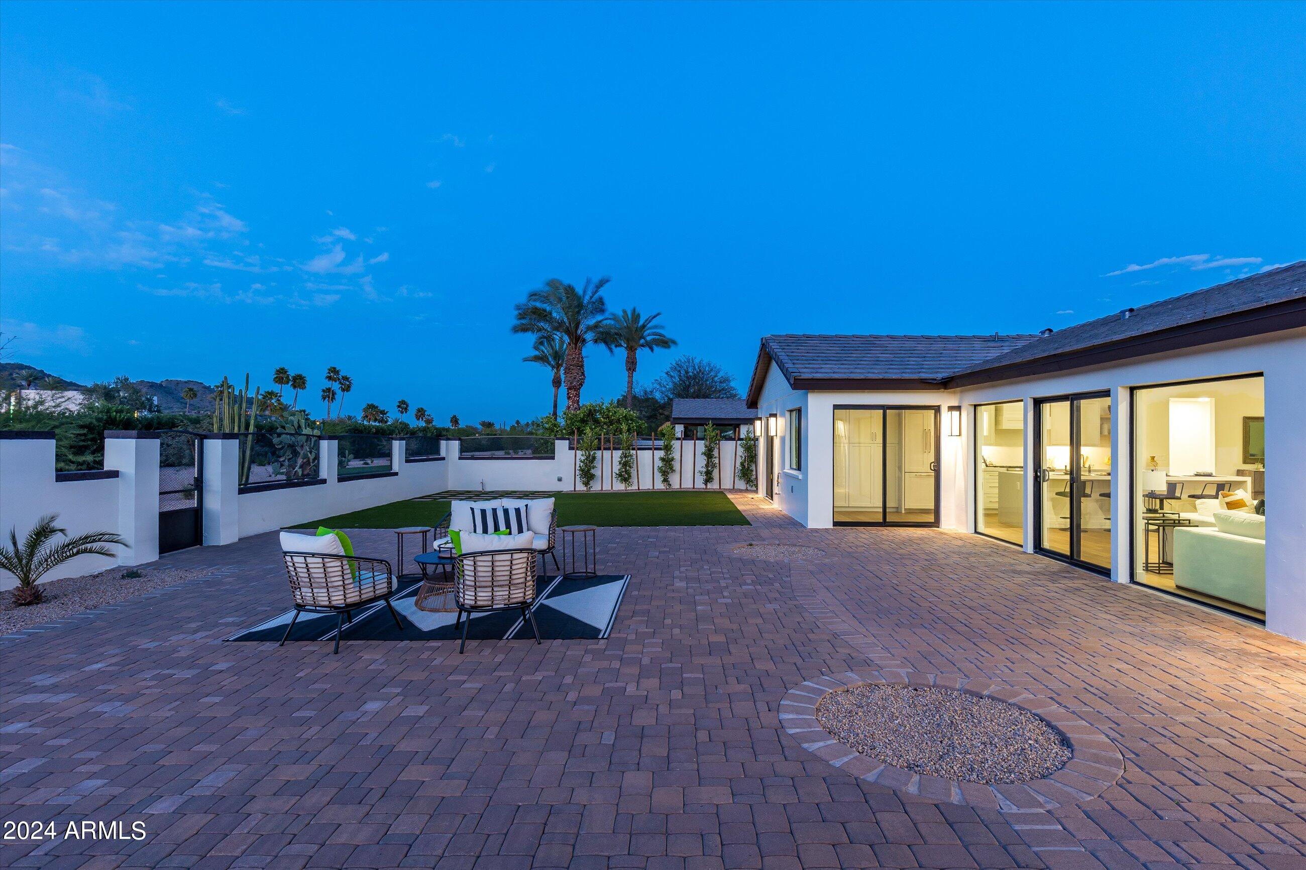 5635 E LINCOLN Drive # 4