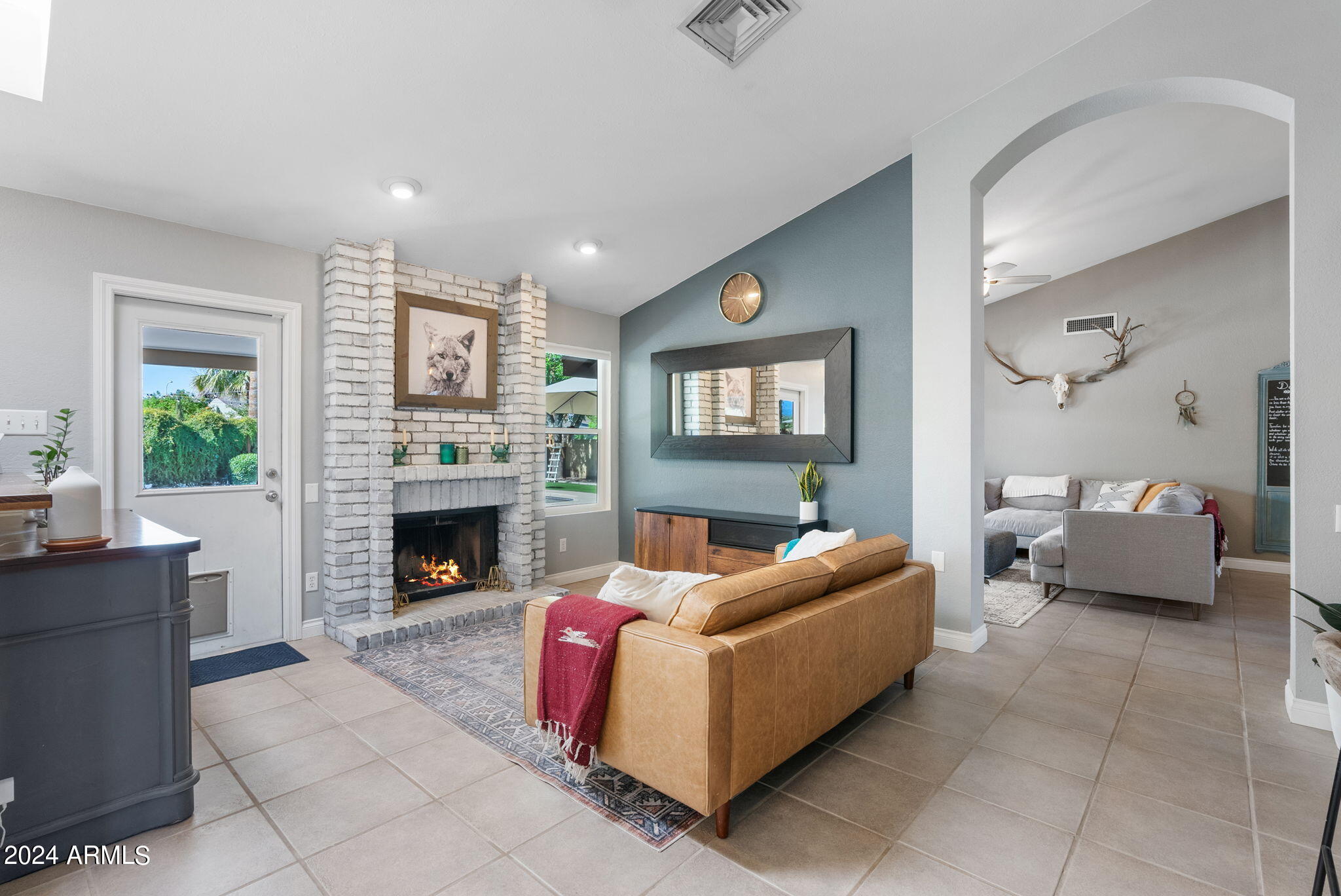 1909 W CALLE DEL NORTE