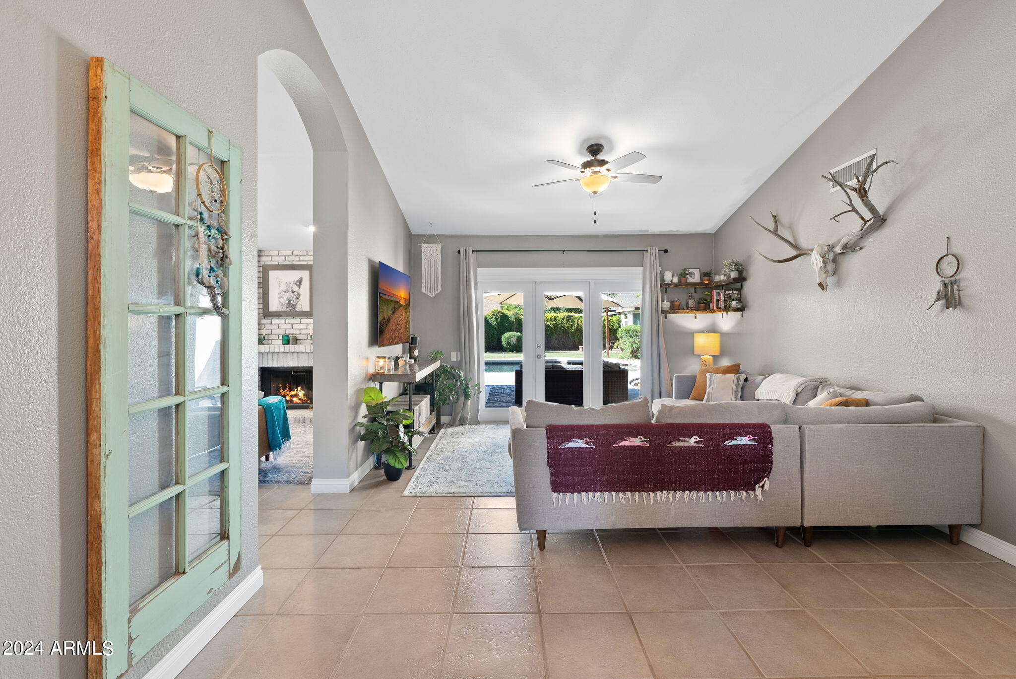 1909 W CALLE DEL NORTE