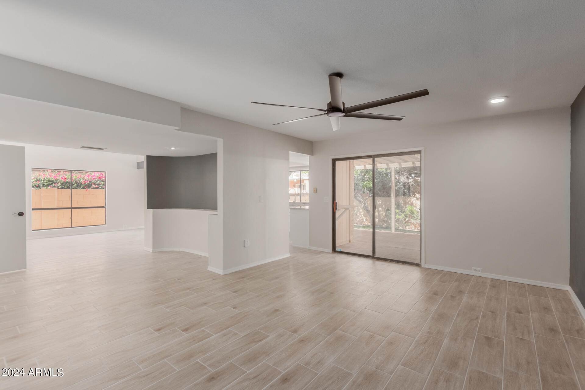 1036 E CLINTON