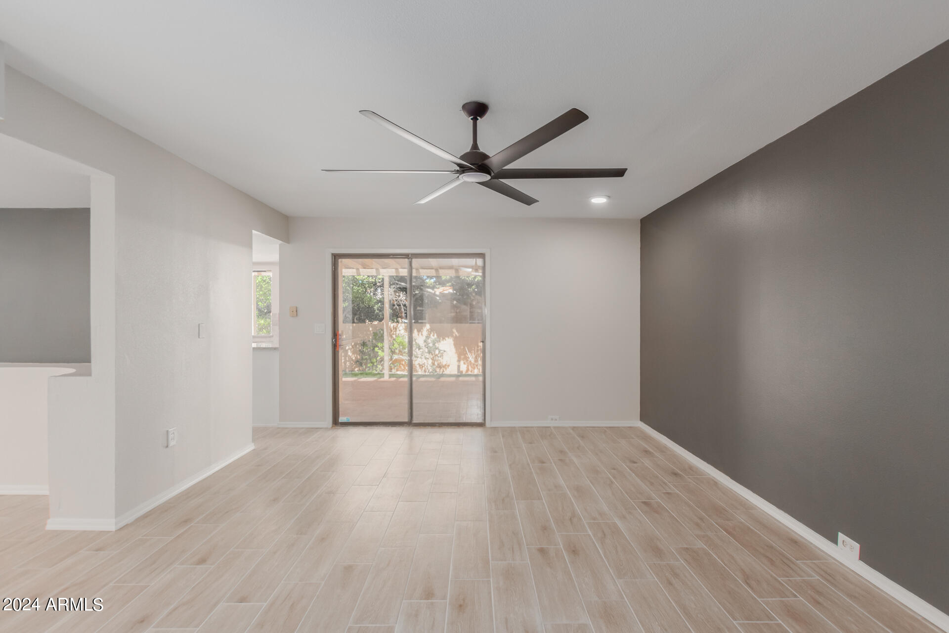 1036 E CLINTON