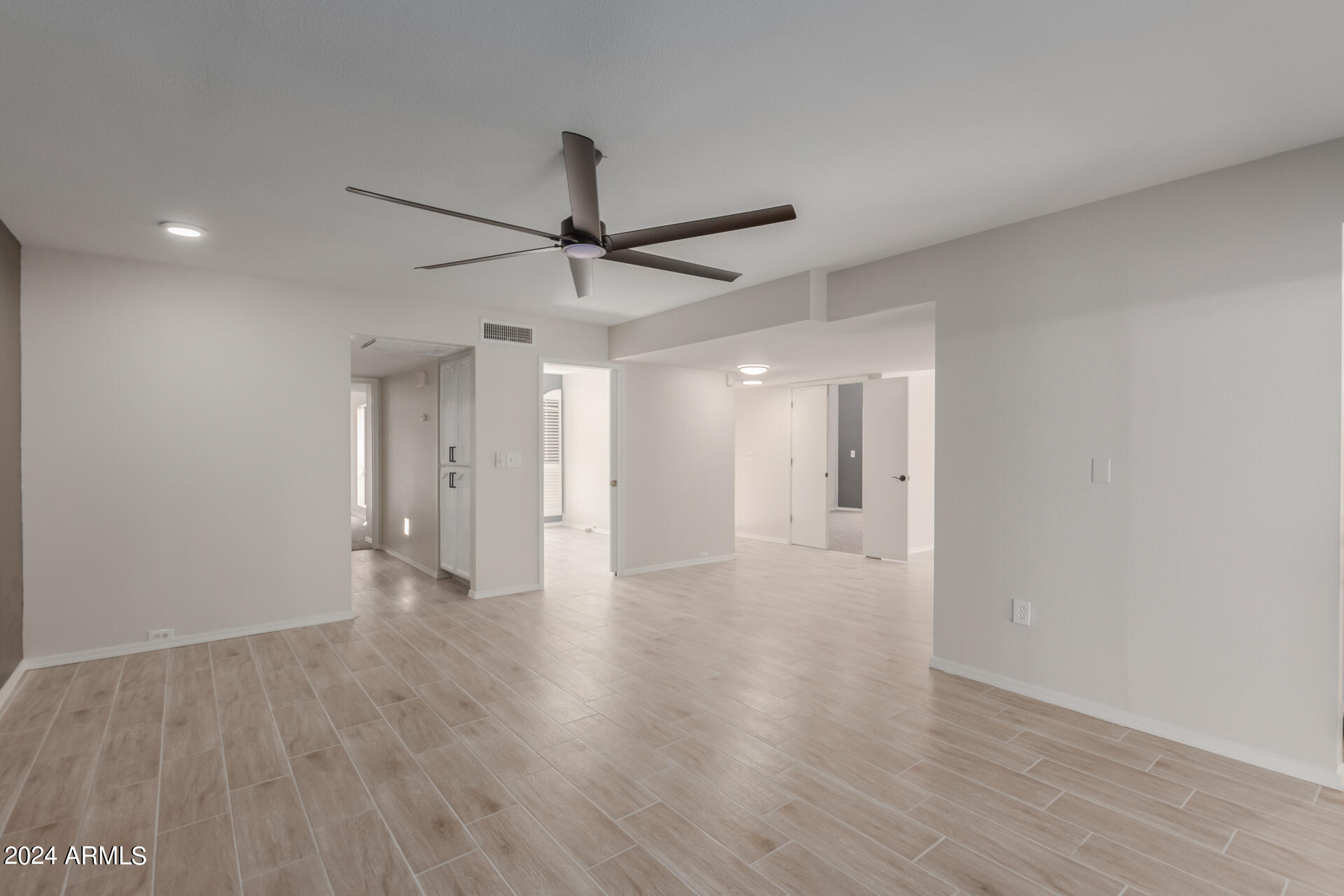 1036 E CLINTON