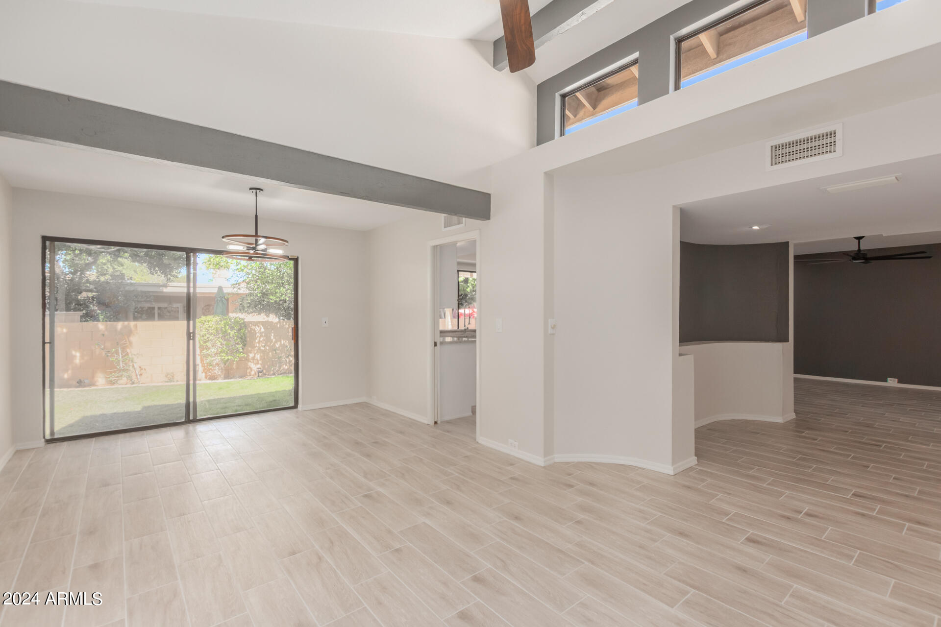 1036 E CLINTON