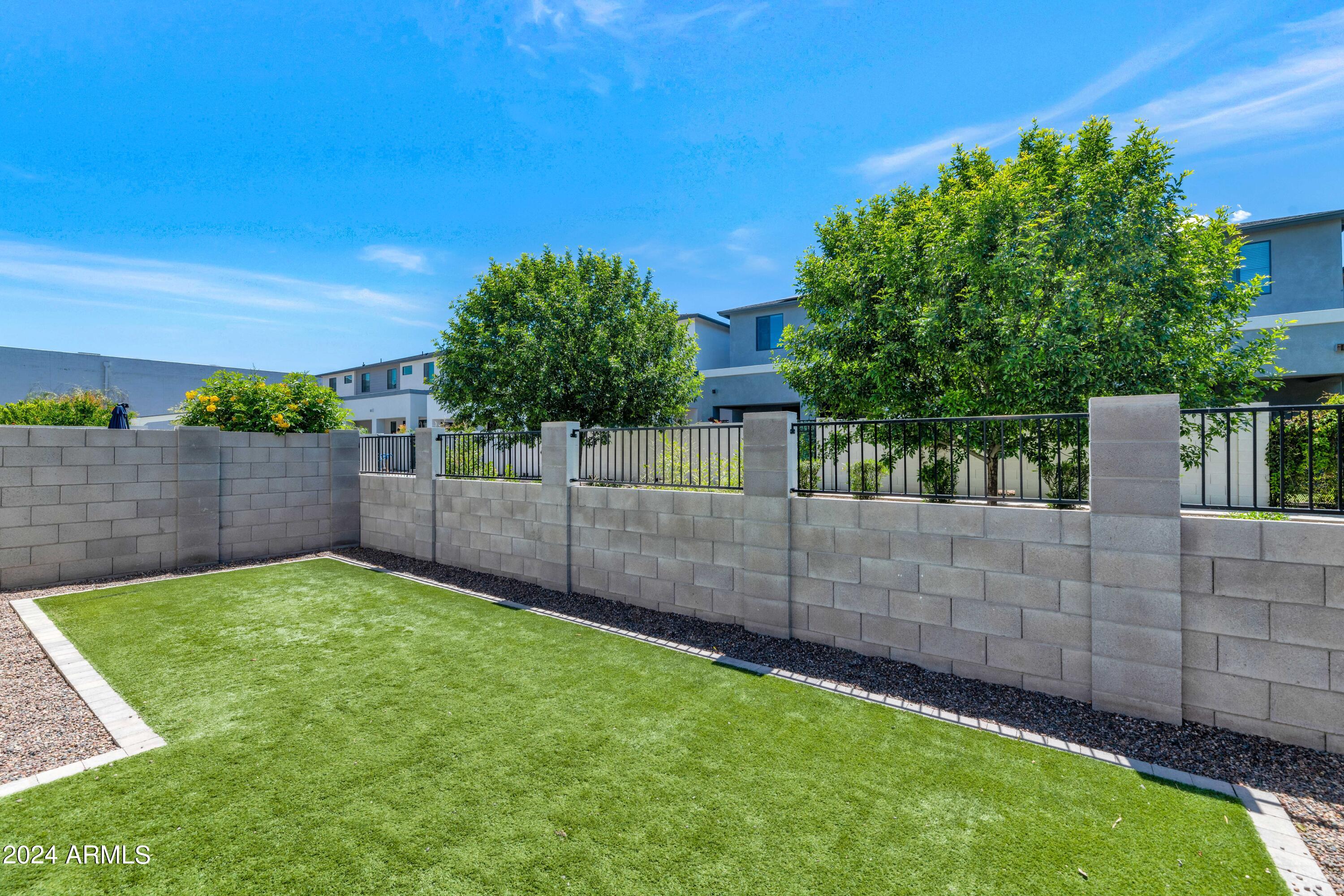 3121 E BERYL Avenue