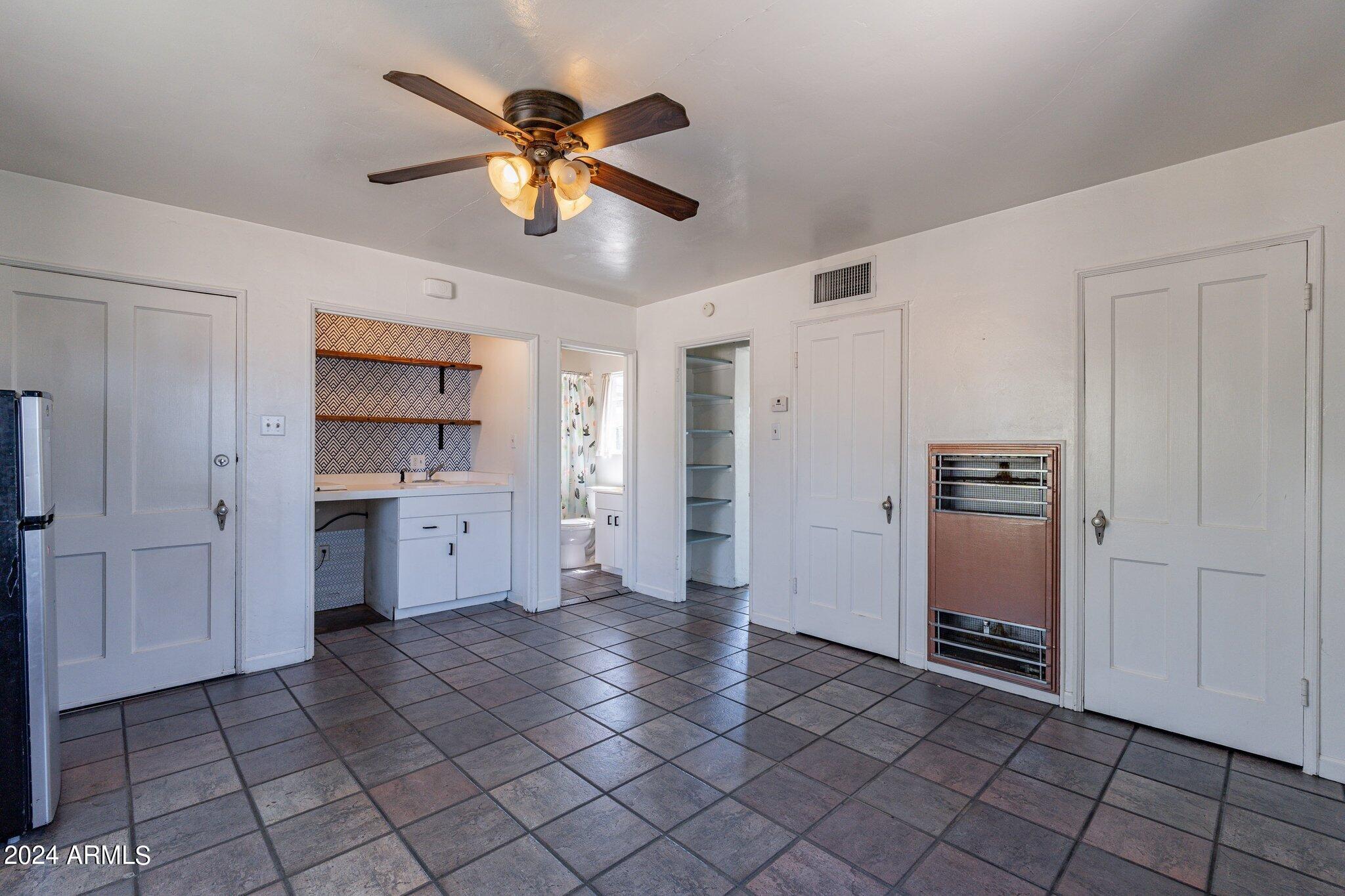 1533 W VERDE Lane
