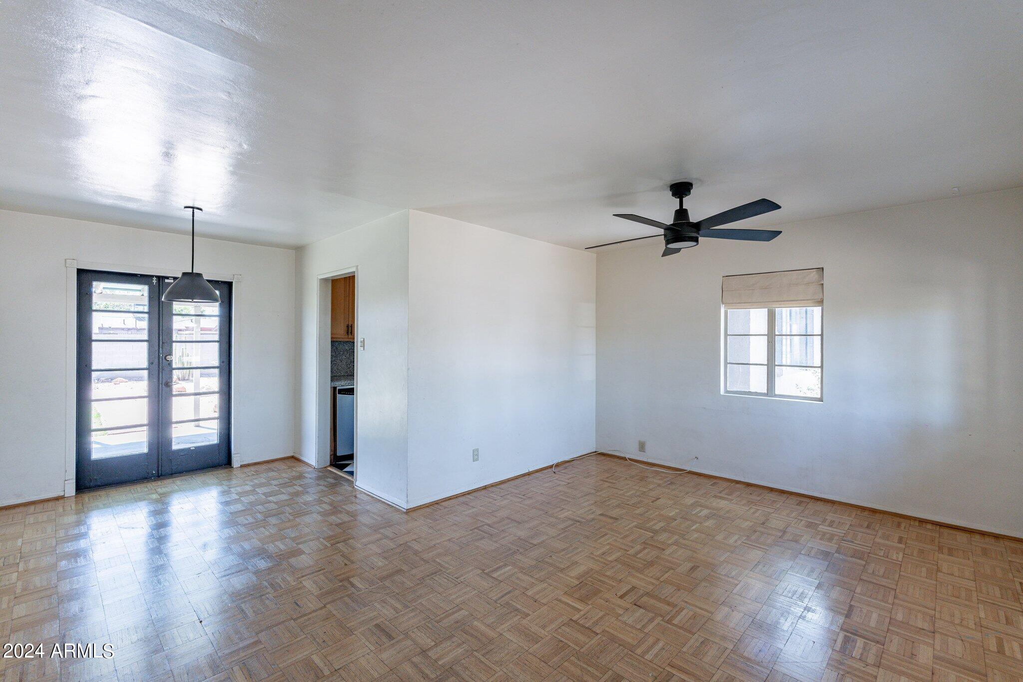 1533 W VERDE Lane