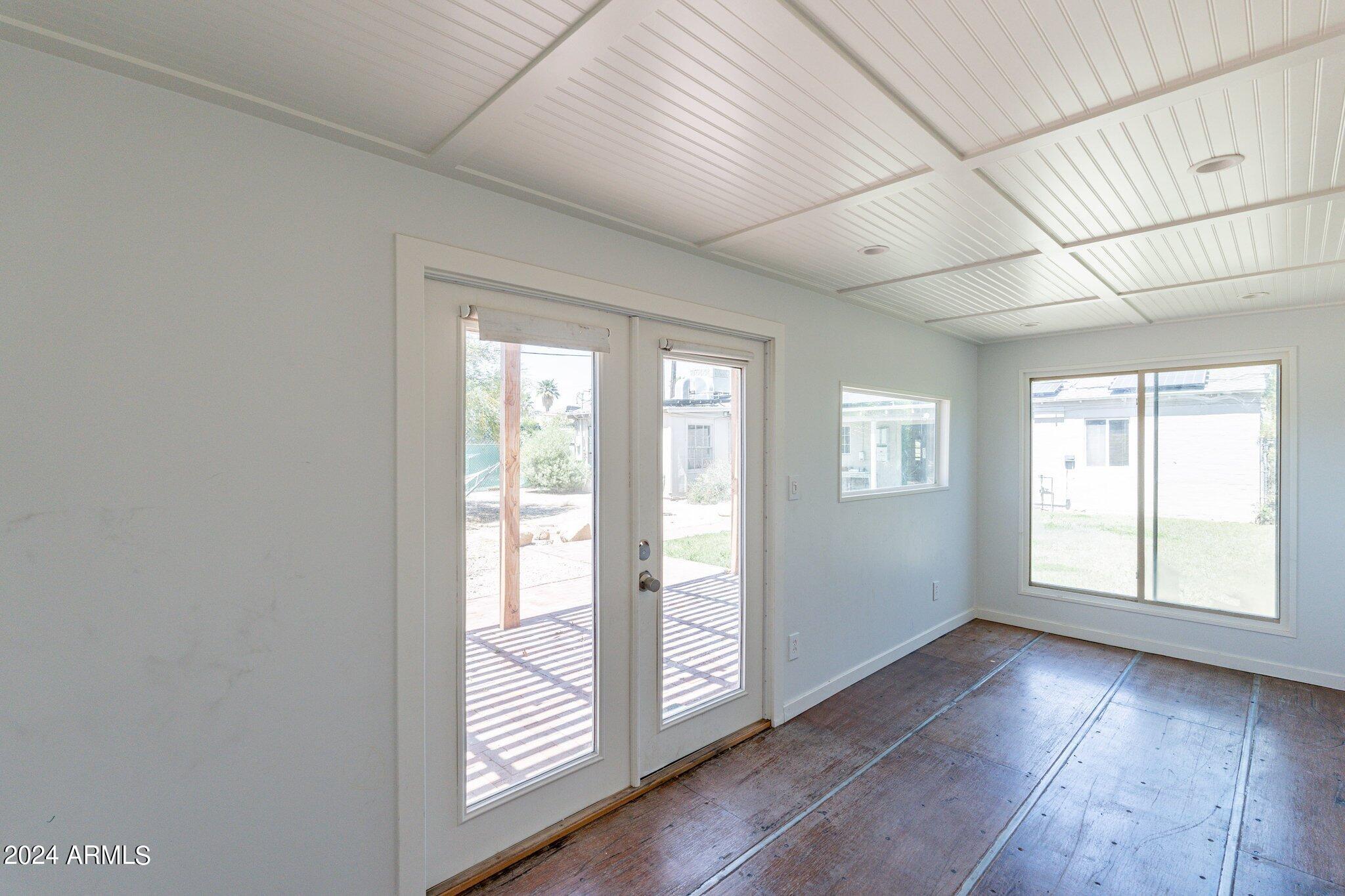 1533 W VERDE Lane