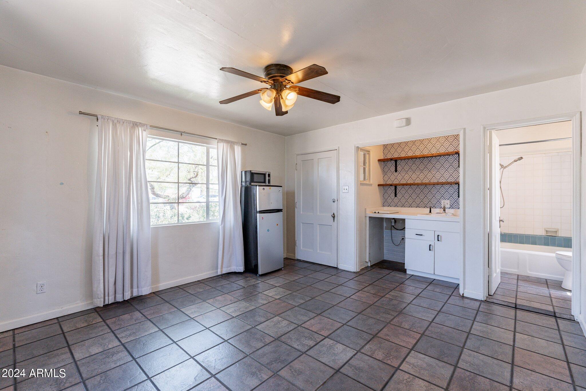 1533 W VERDE Lane