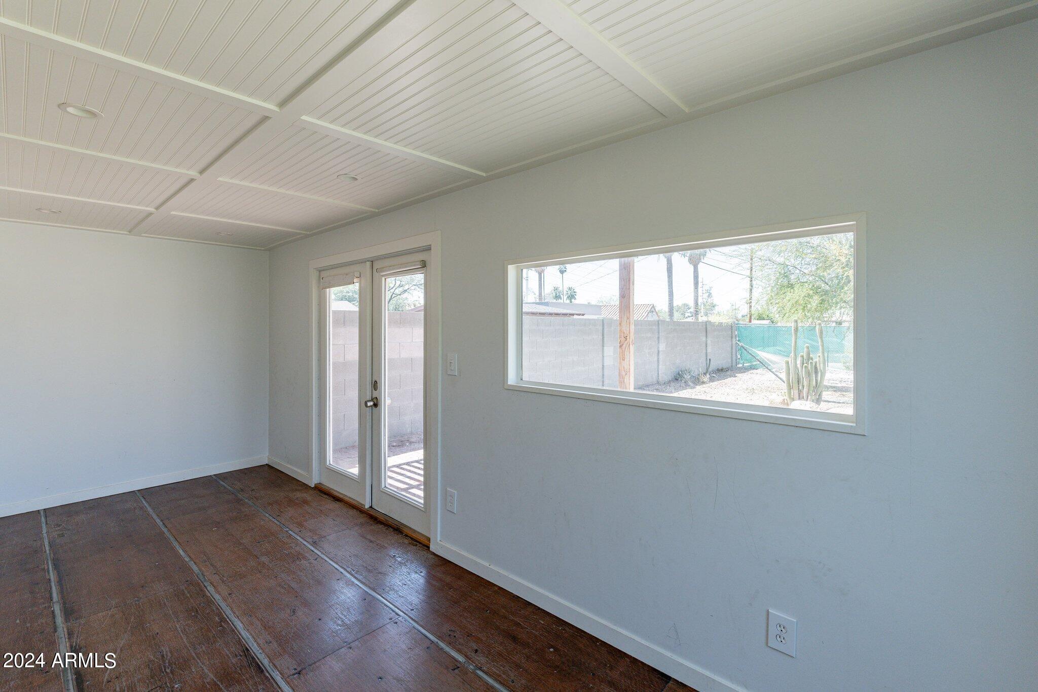1533 W VERDE Lane