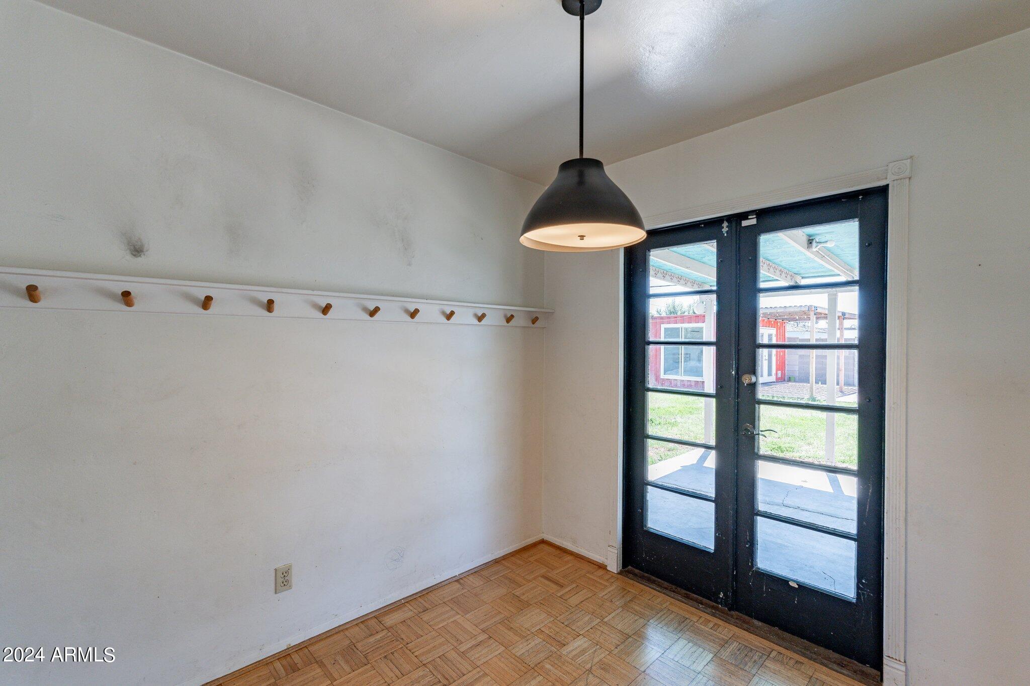 1533 W VERDE Lane