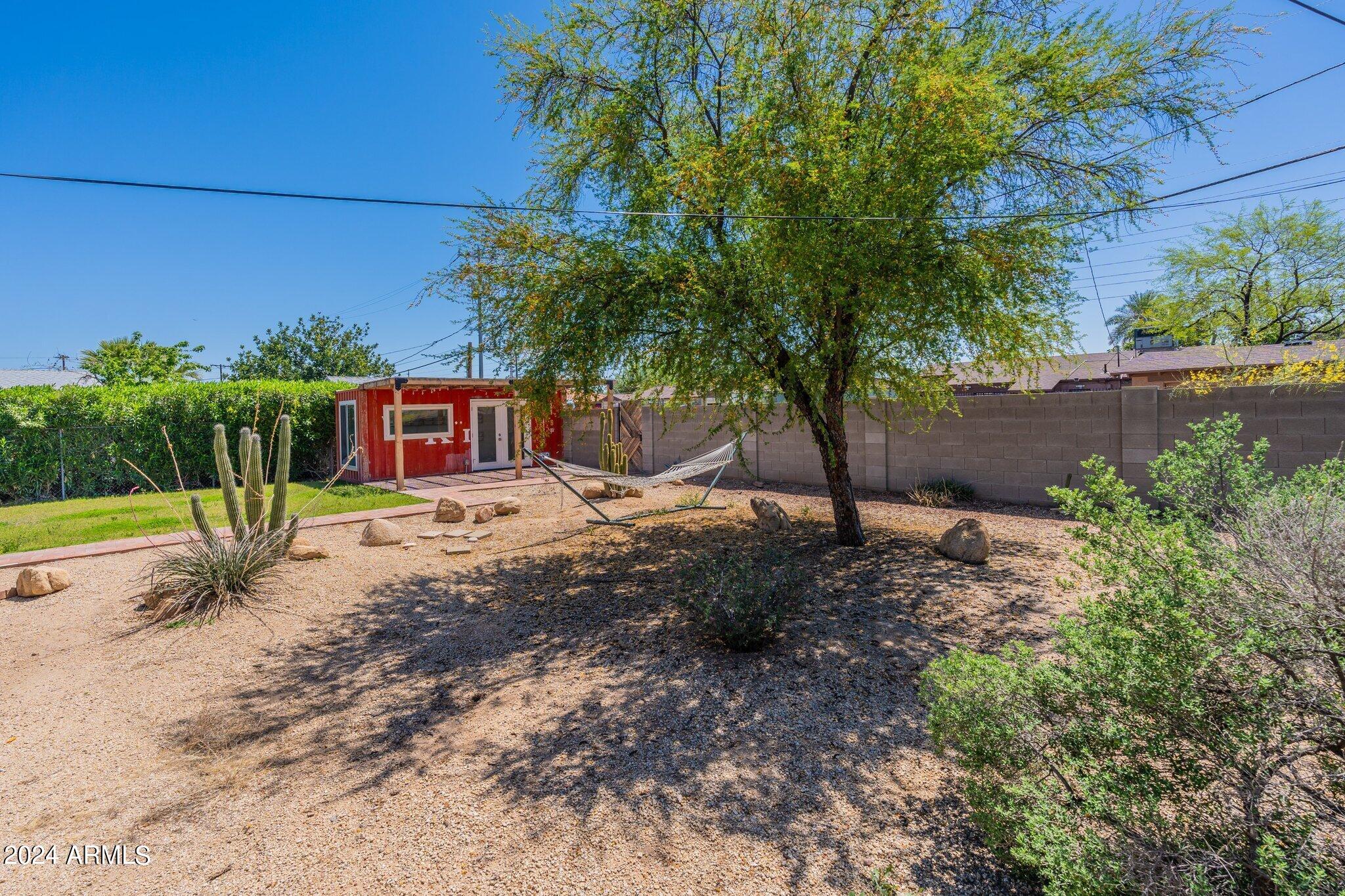 1533 W VERDE Lane