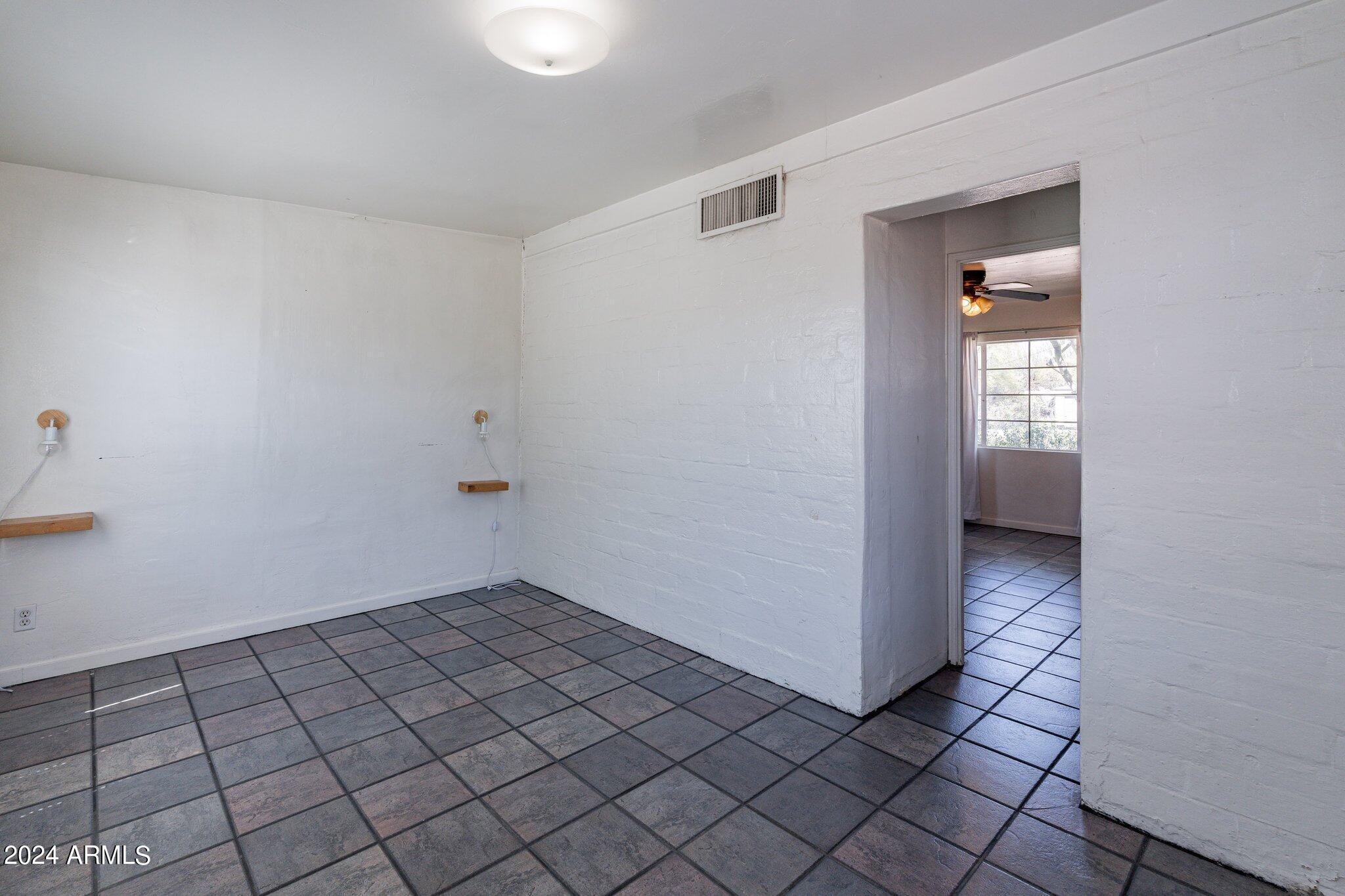 1533 W VERDE Lane