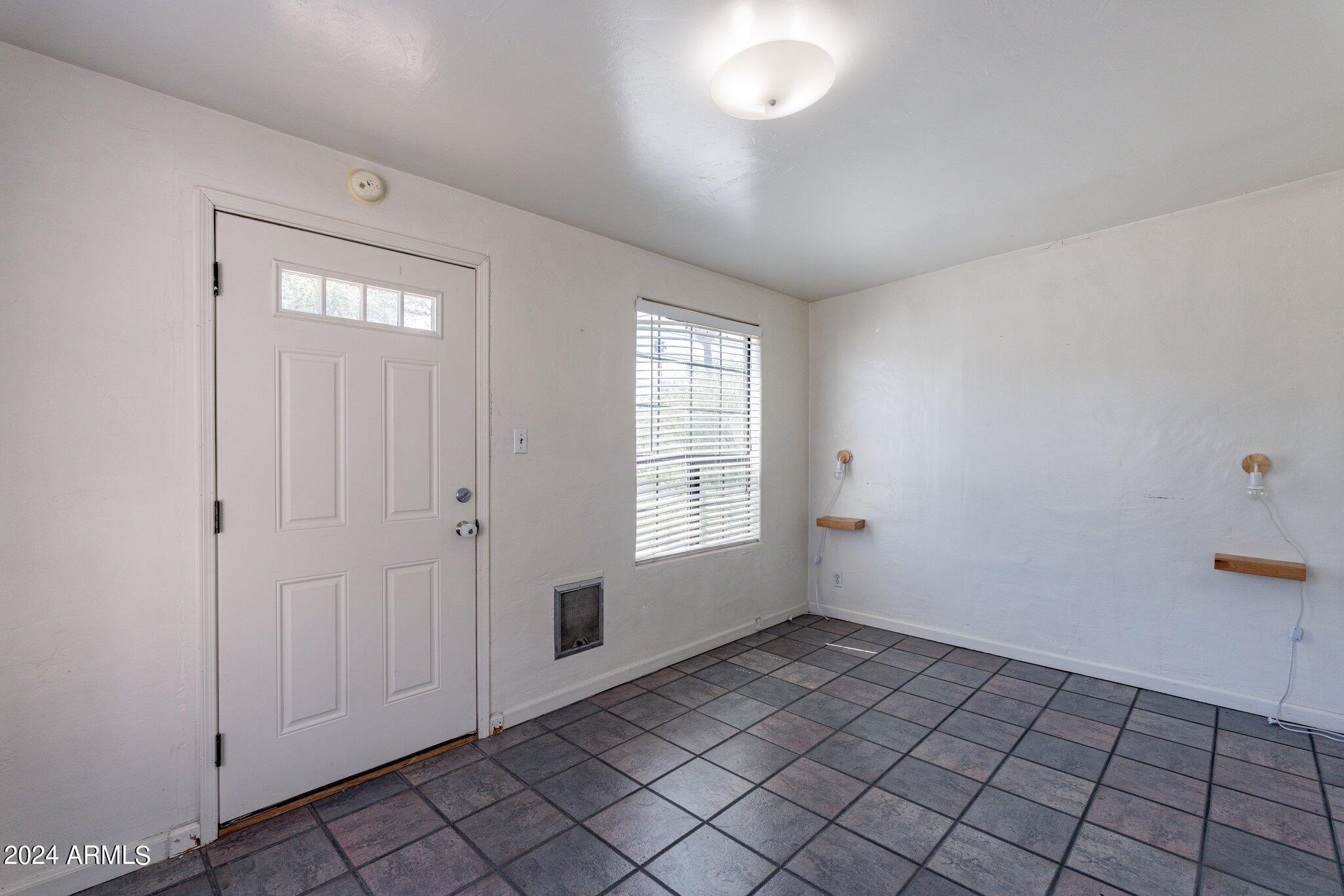 1533 W VERDE Lane