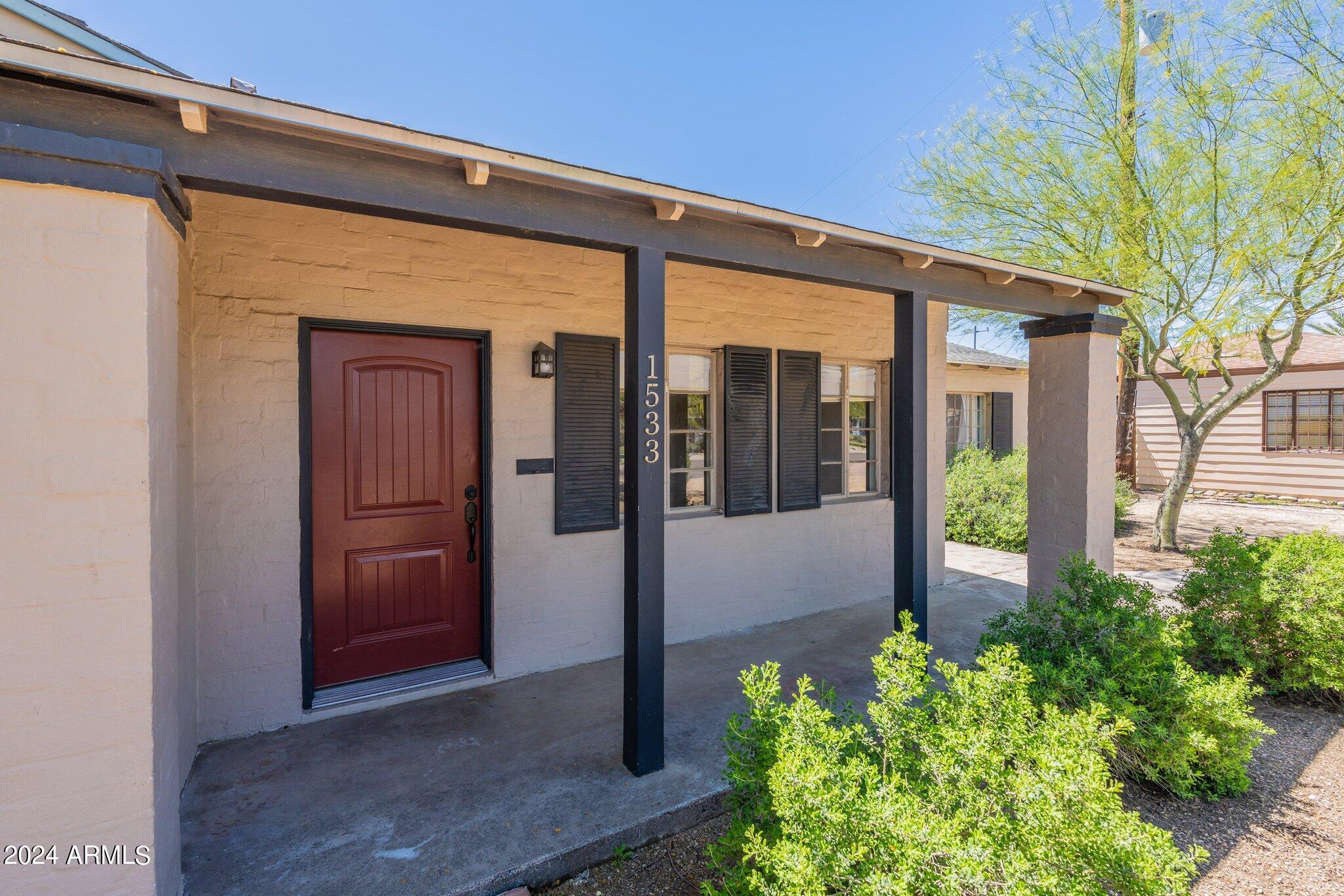1533 W VERDE Lane