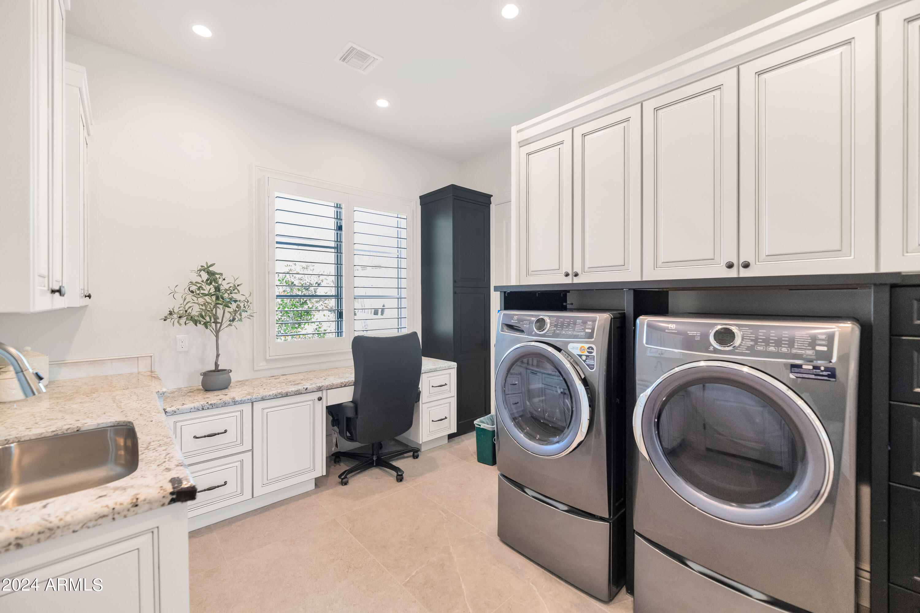 10779 E Whitethorn Drive