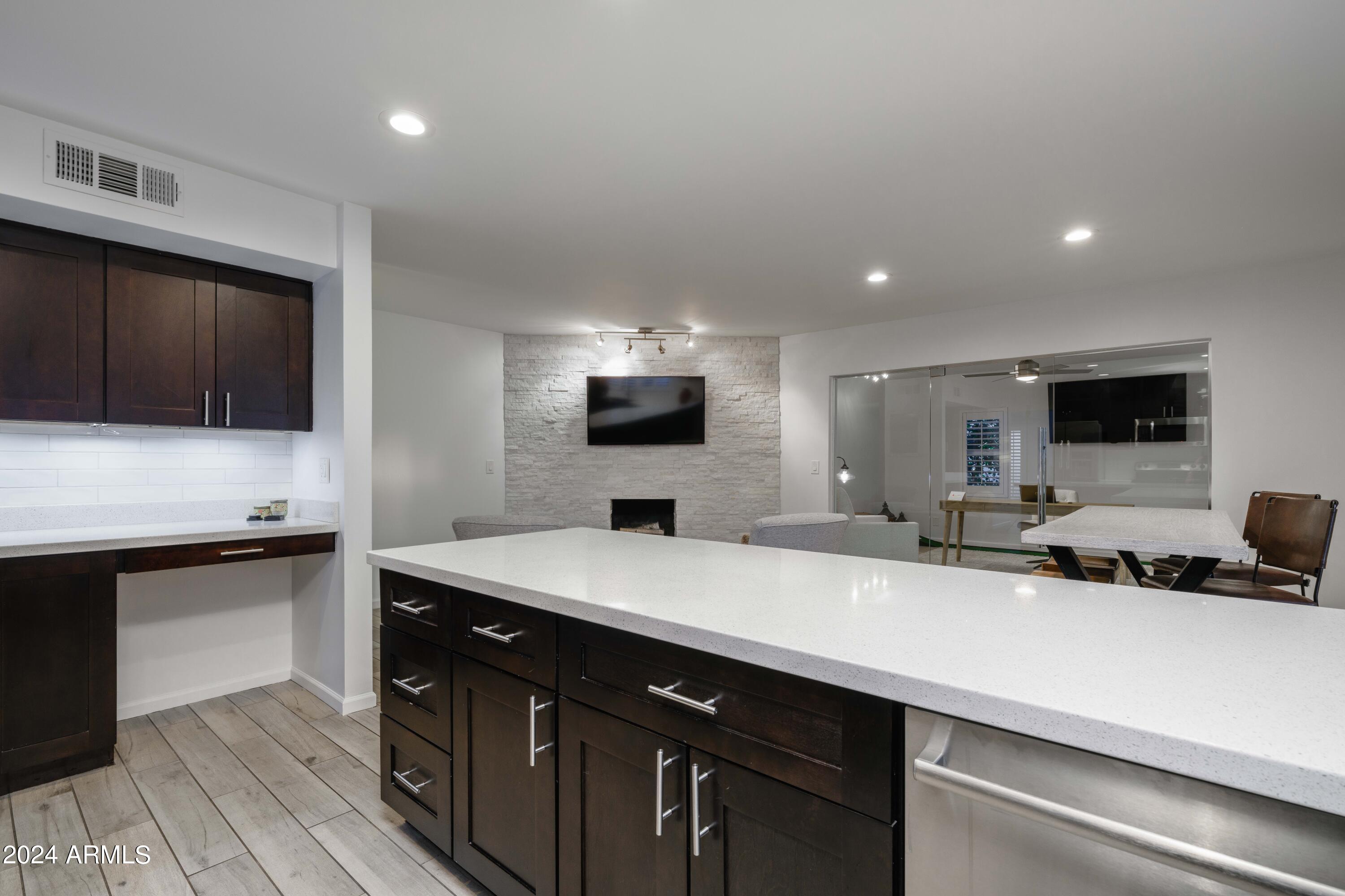 7811 N VIA DEL MUNDO