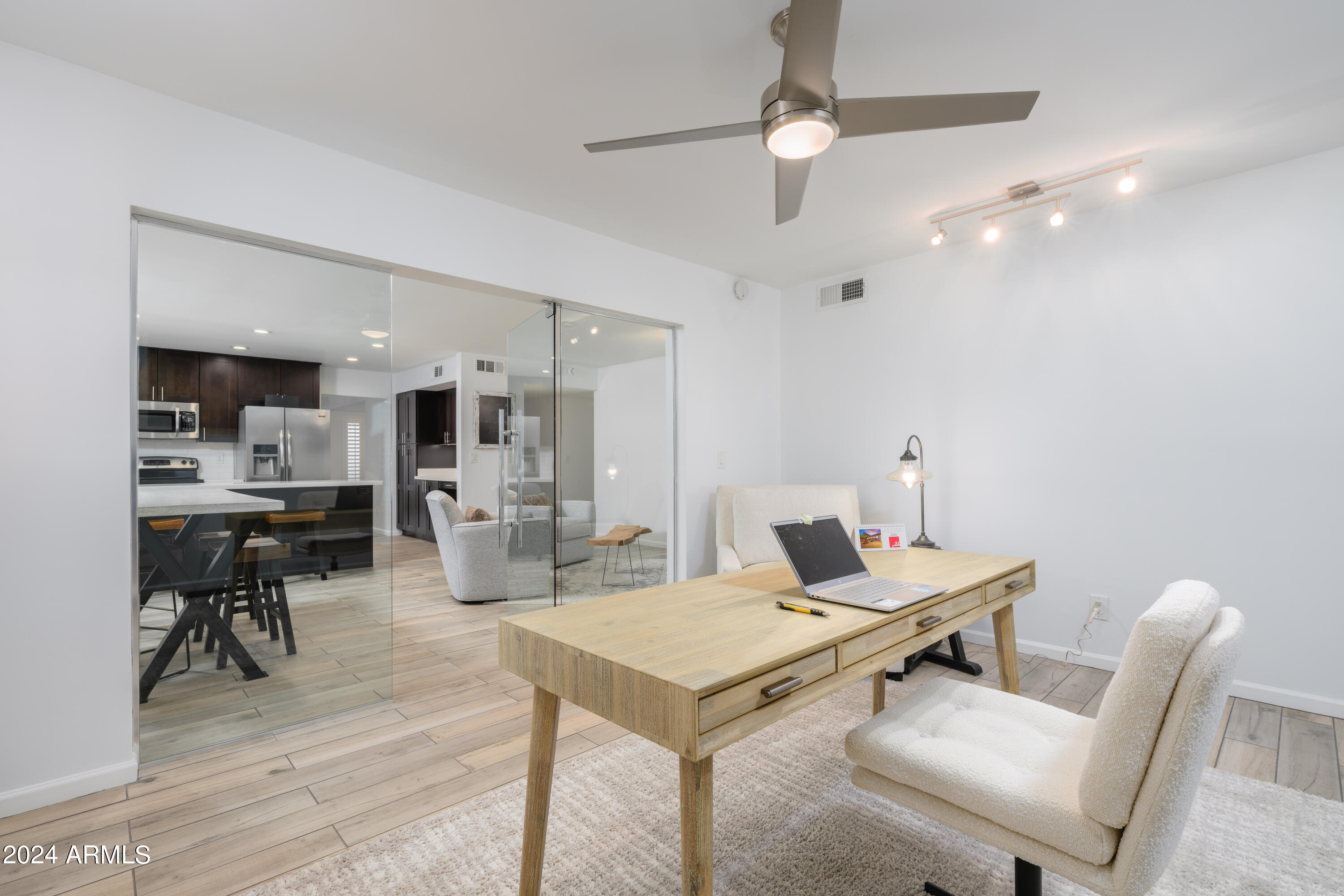 7811 N VIA DEL MUNDO