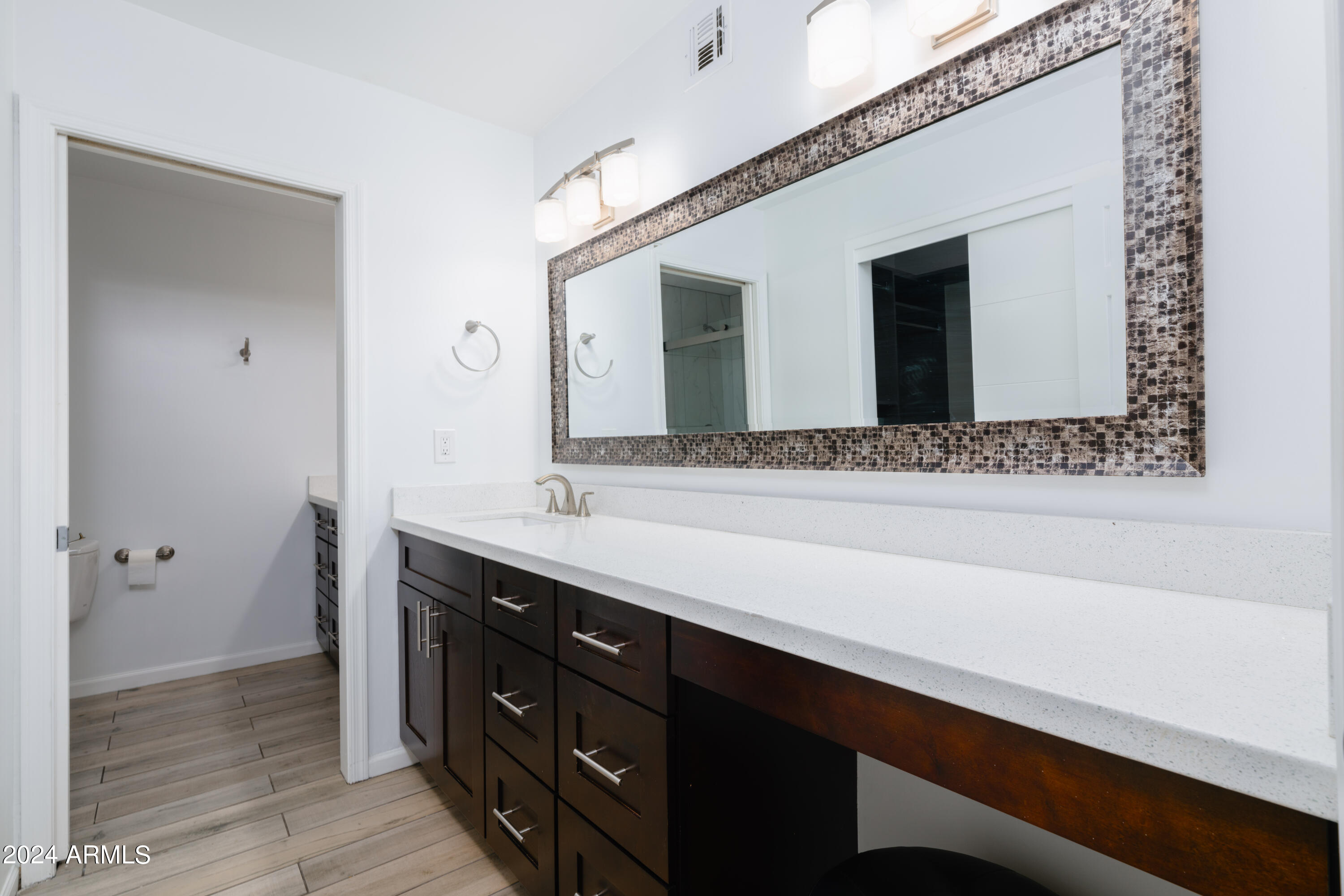 7811 N VIA DEL MUNDO