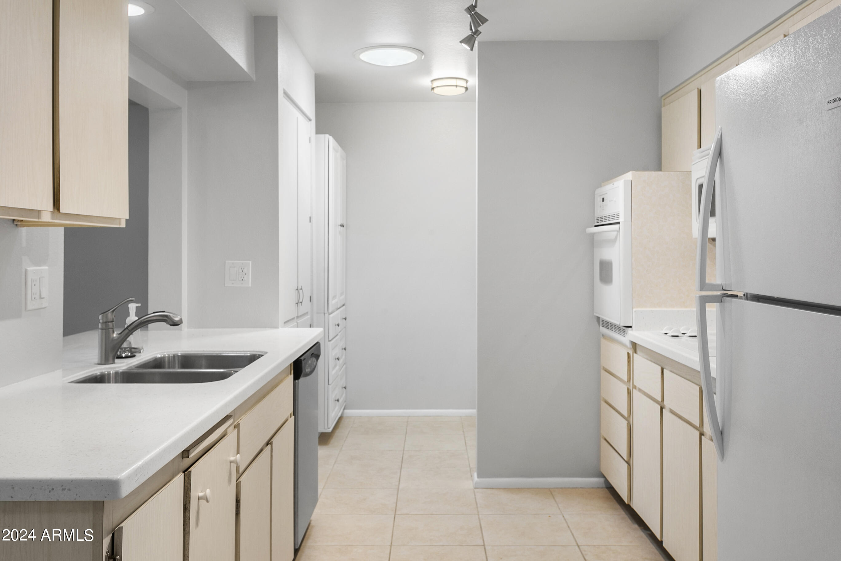 10312 W Kingswood Circle