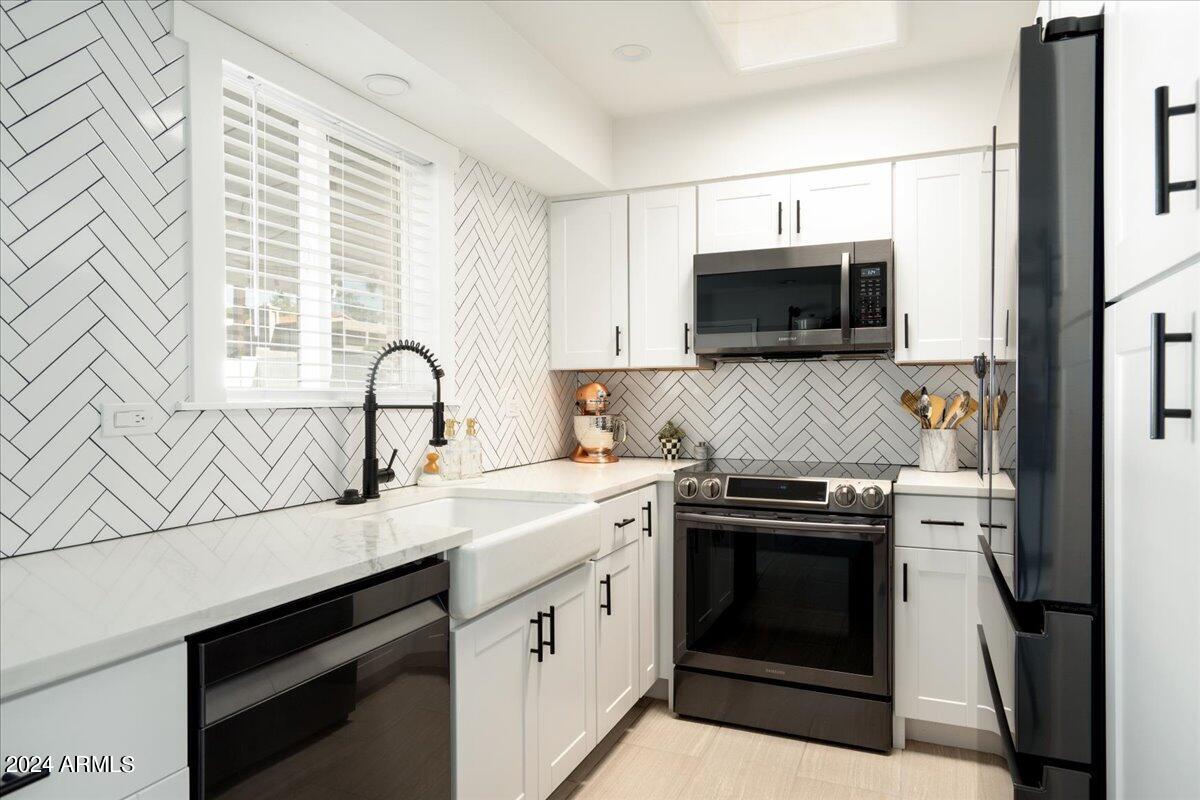 2323 N 51ST Place
