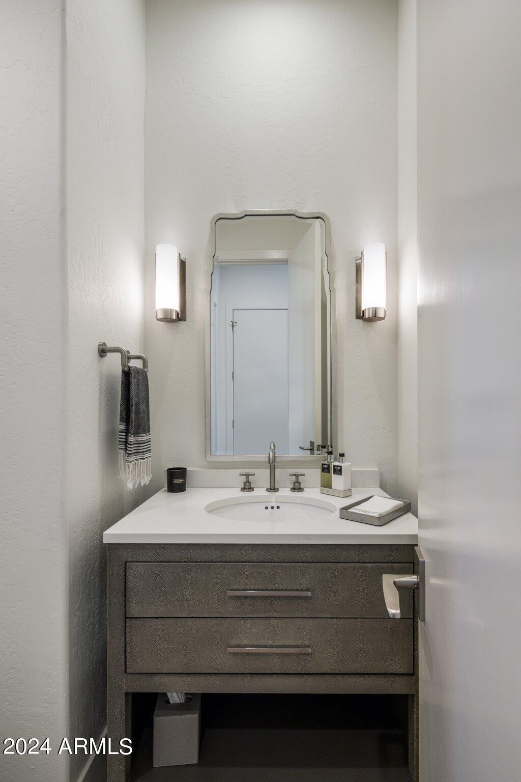 9528 E MOUNTAIN SPRING Road