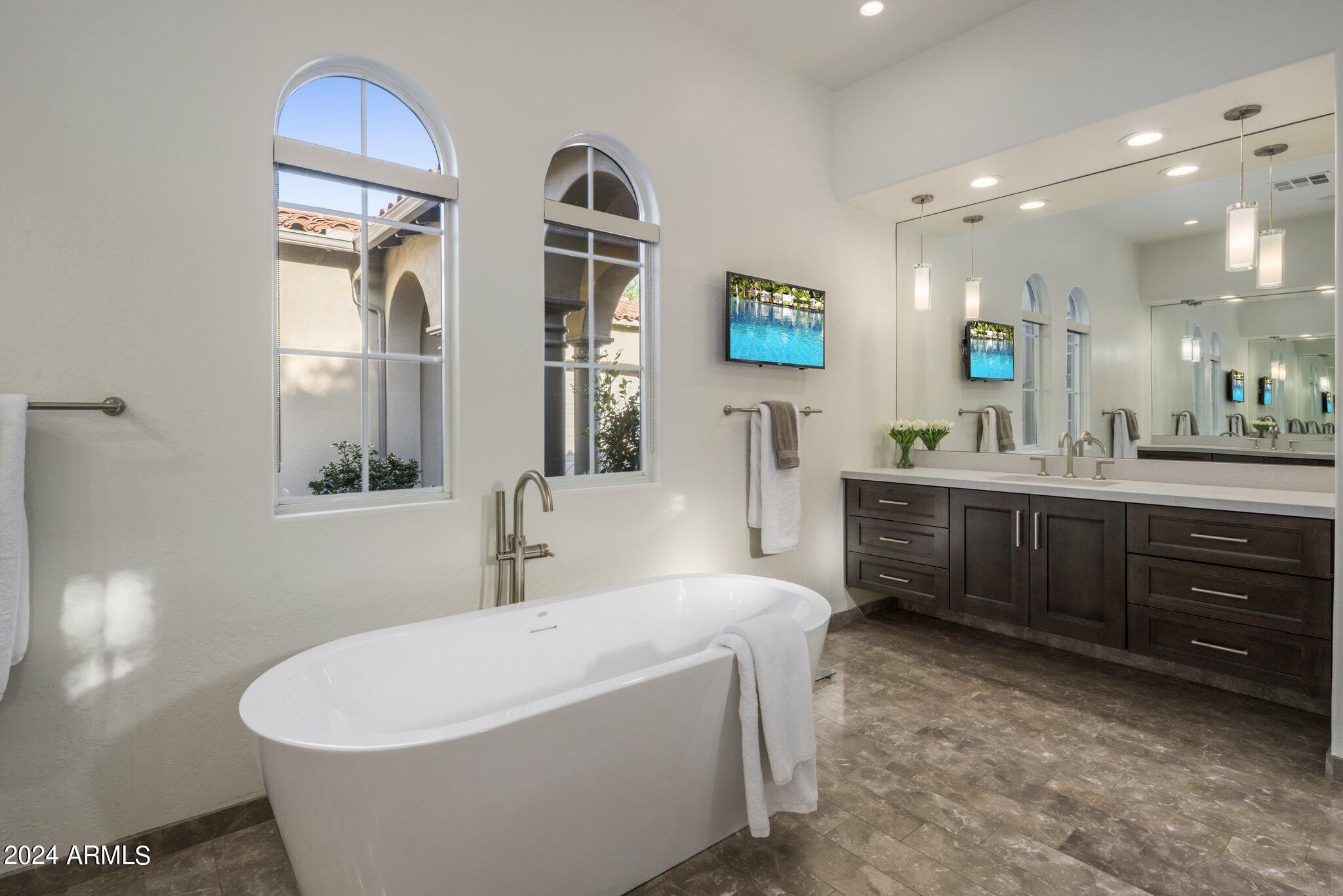 9528 E MOUNTAIN SPRING Road