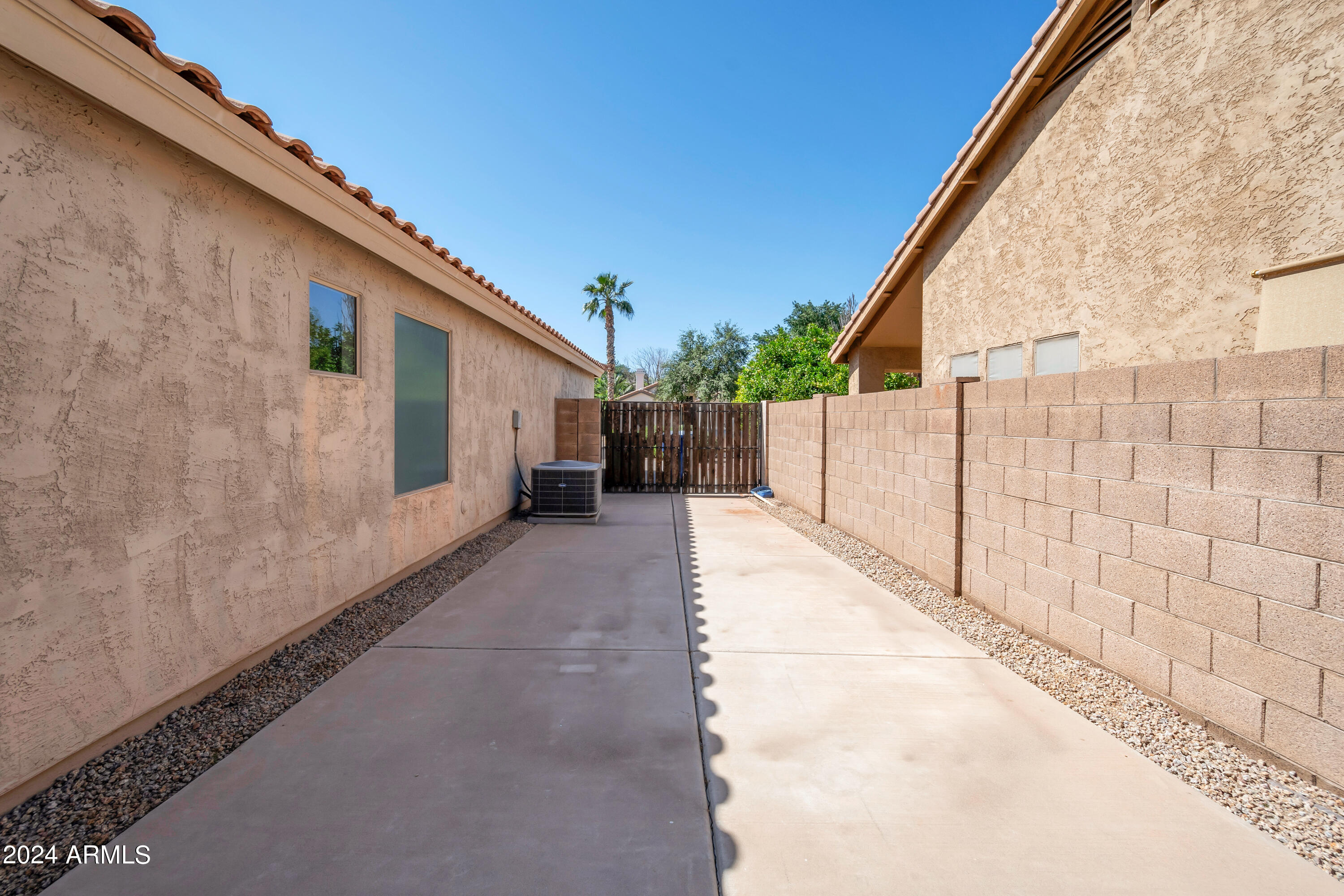 322 E RAWHIDE Avenue