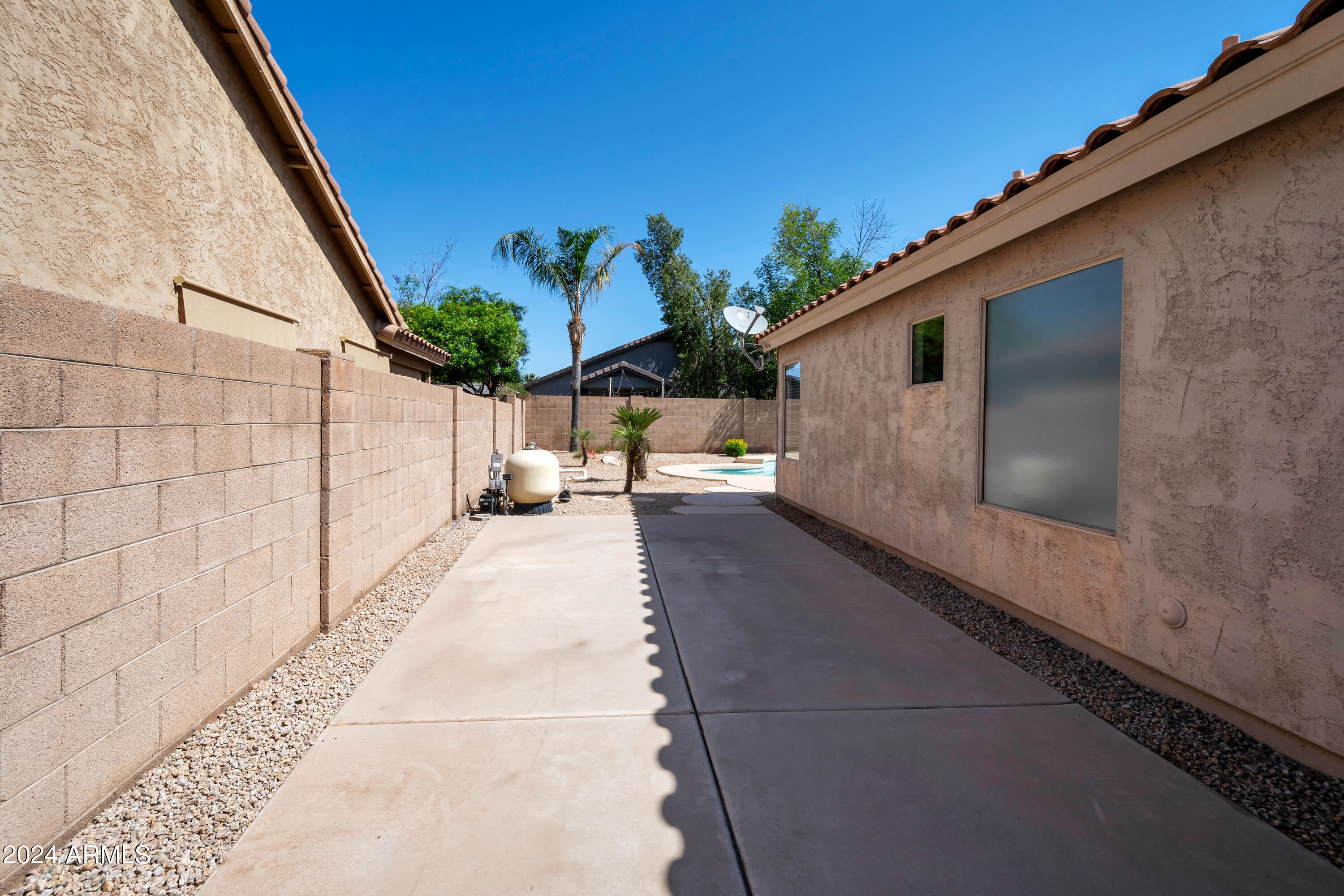 322 E RAWHIDE Avenue